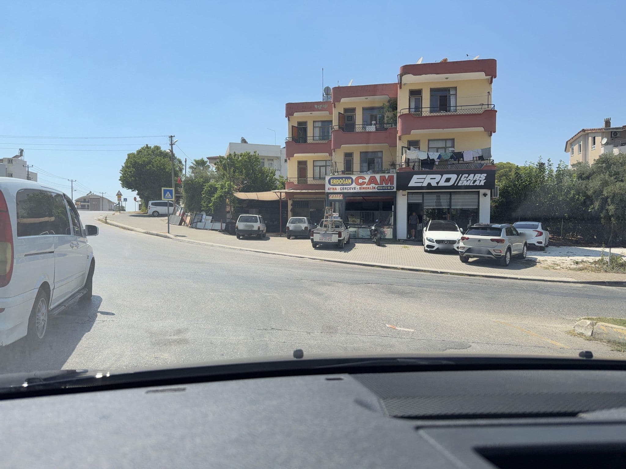 Street view near Özgürhan Otel, Side — © wasd42 (CC BY-SA · Mapillary)