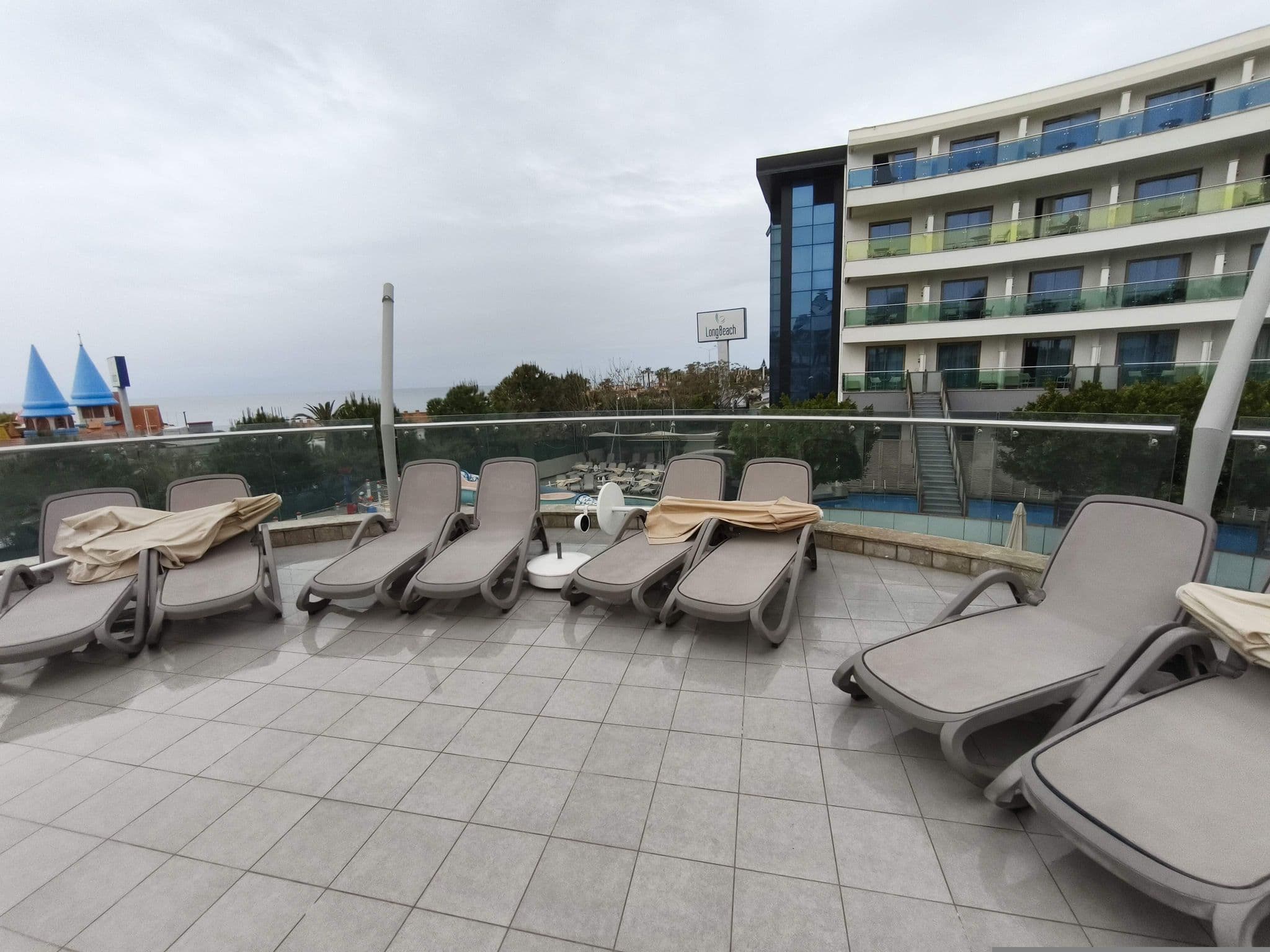 Street view near Long Beach Harmony Sense Pool Bar, Türkler — © ESTmapper1001 (CC BY-SA · Mapillary)