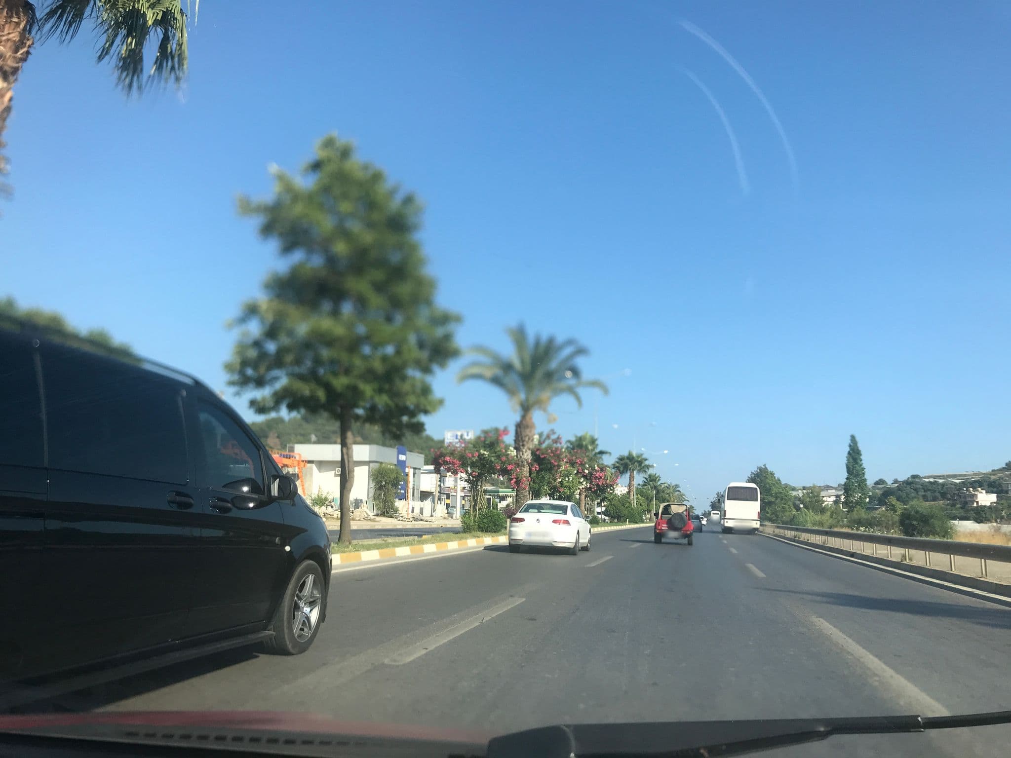Street view near Blue Night Hotel Havuz Başı, Konaklı — © alpzsarac (CC BY-SA · Mapillary)
