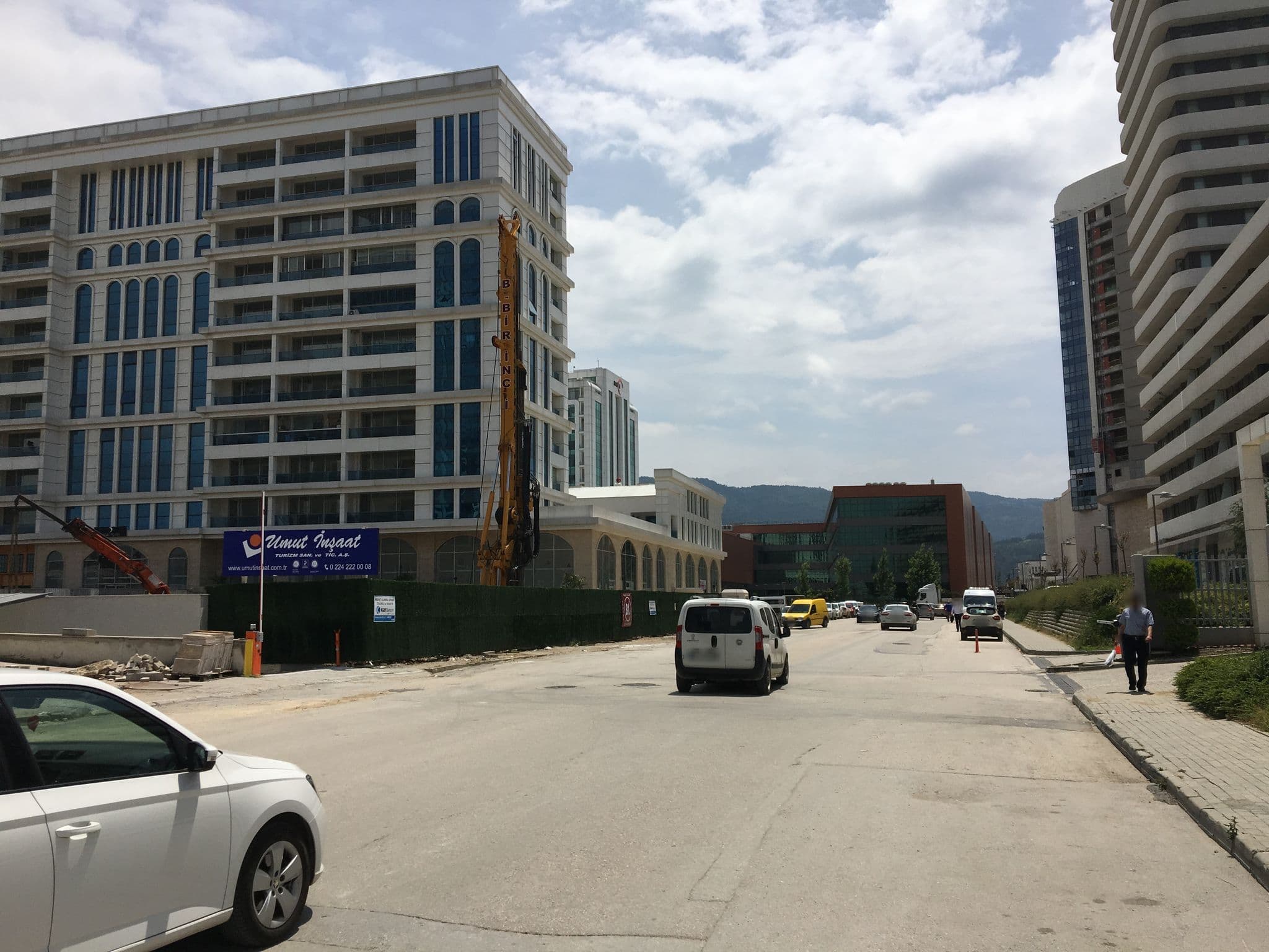 Street view near Ramada Bursa Nilüfer Hotel, Bursa — © ykoer (CC BY-SA · Mapillary)
