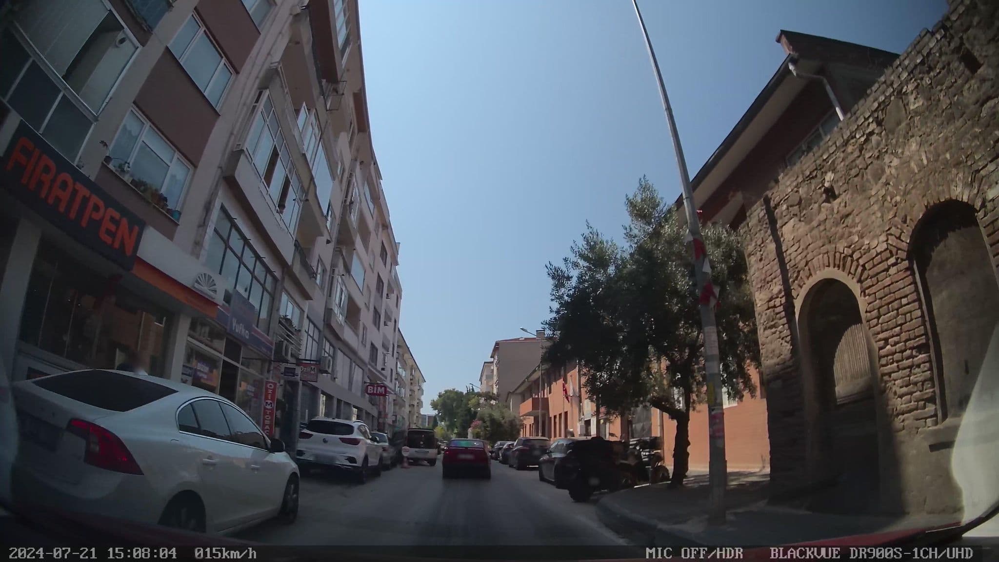 Street view near La Fontaine Konak Otel & Cafe, Mudanya — © unen (CC BY-SA · Mapillary)
