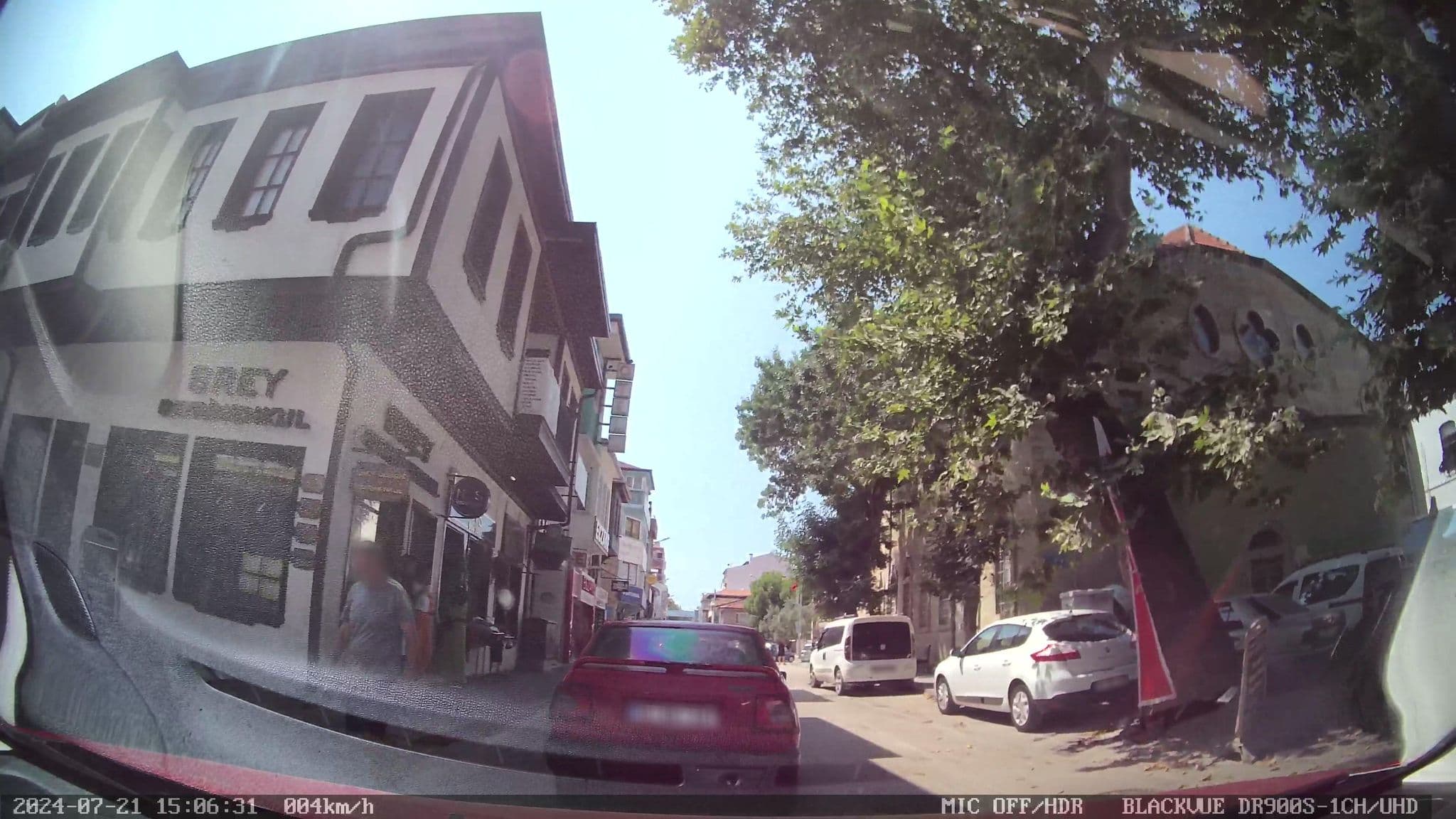 Street view near APAMEİA BUTİK OTEL MUDANYA, Mudanya — © unen (CC BY-SA · Mapillary)