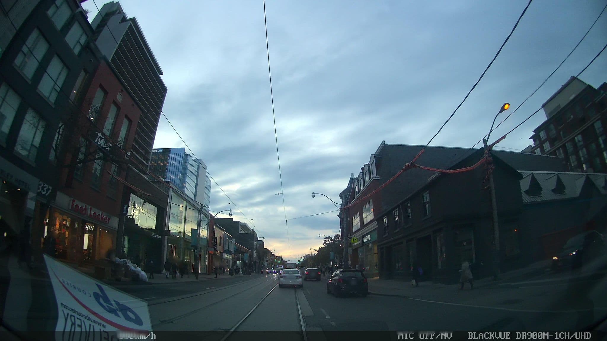 Street view near The Beverley Hotel Queen West, Sonder, Kensington-Chinatown — © abcourier (CC BY-SA · Mapillary)