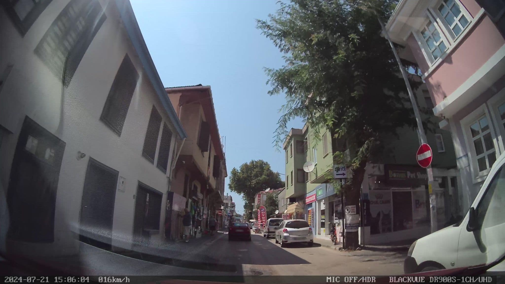 Street view near Esman Butik Otel, Mudanya — © unen (CC BY-SA · Mapillary)