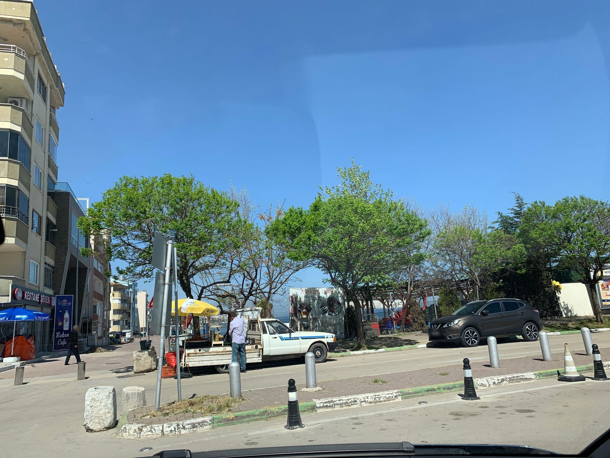 Street view near Başkent Hotel&Cafe, Mudanya — © empty (CC BY-SA · Mapillary)