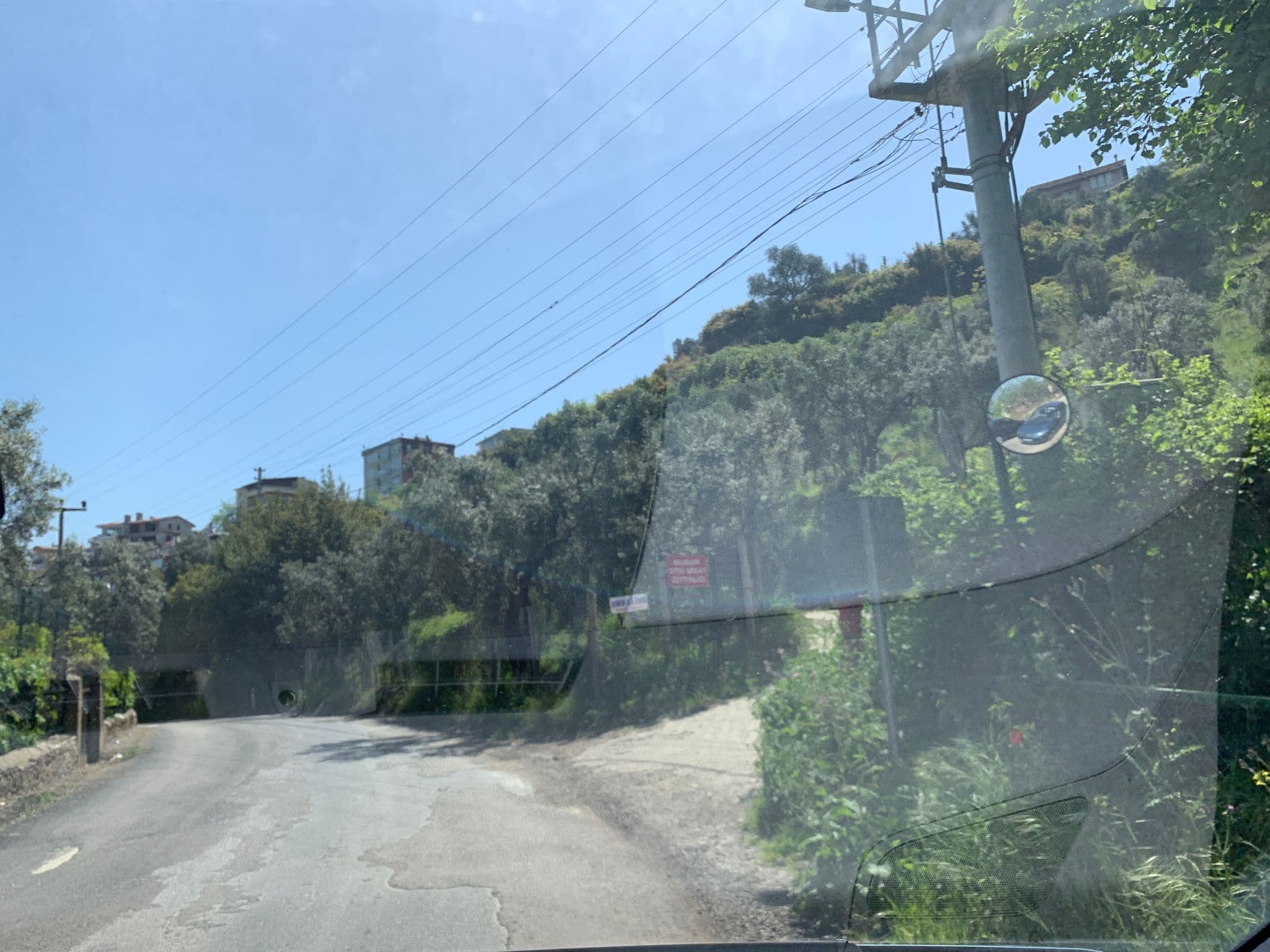 Street view near Kumsaz Tatil Köyü, Mudanya — © empty (CC BY-SA · Mapillary)