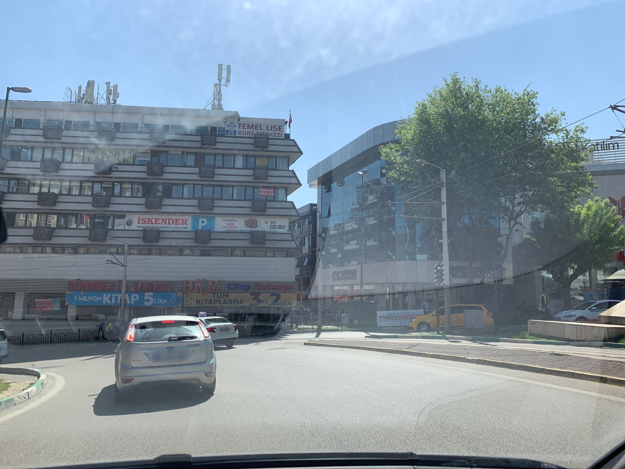Street view near Karahan Palas, Bursa — © empty (CC BY-SA · Mapillary)