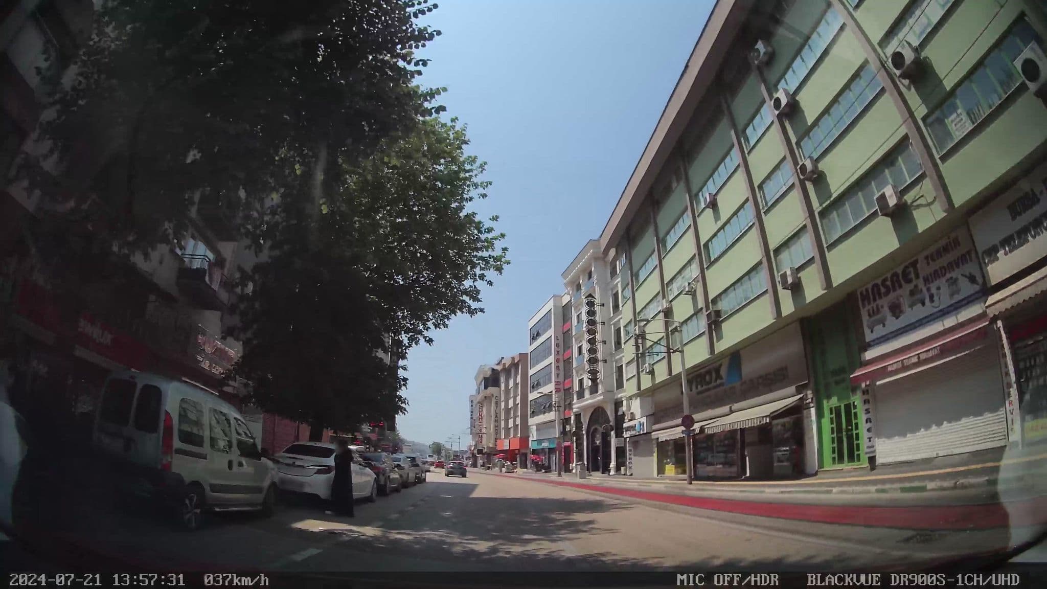 Street view near Ulupark Otel, Bursa — © unen (CC BY-SA · Mapillary)