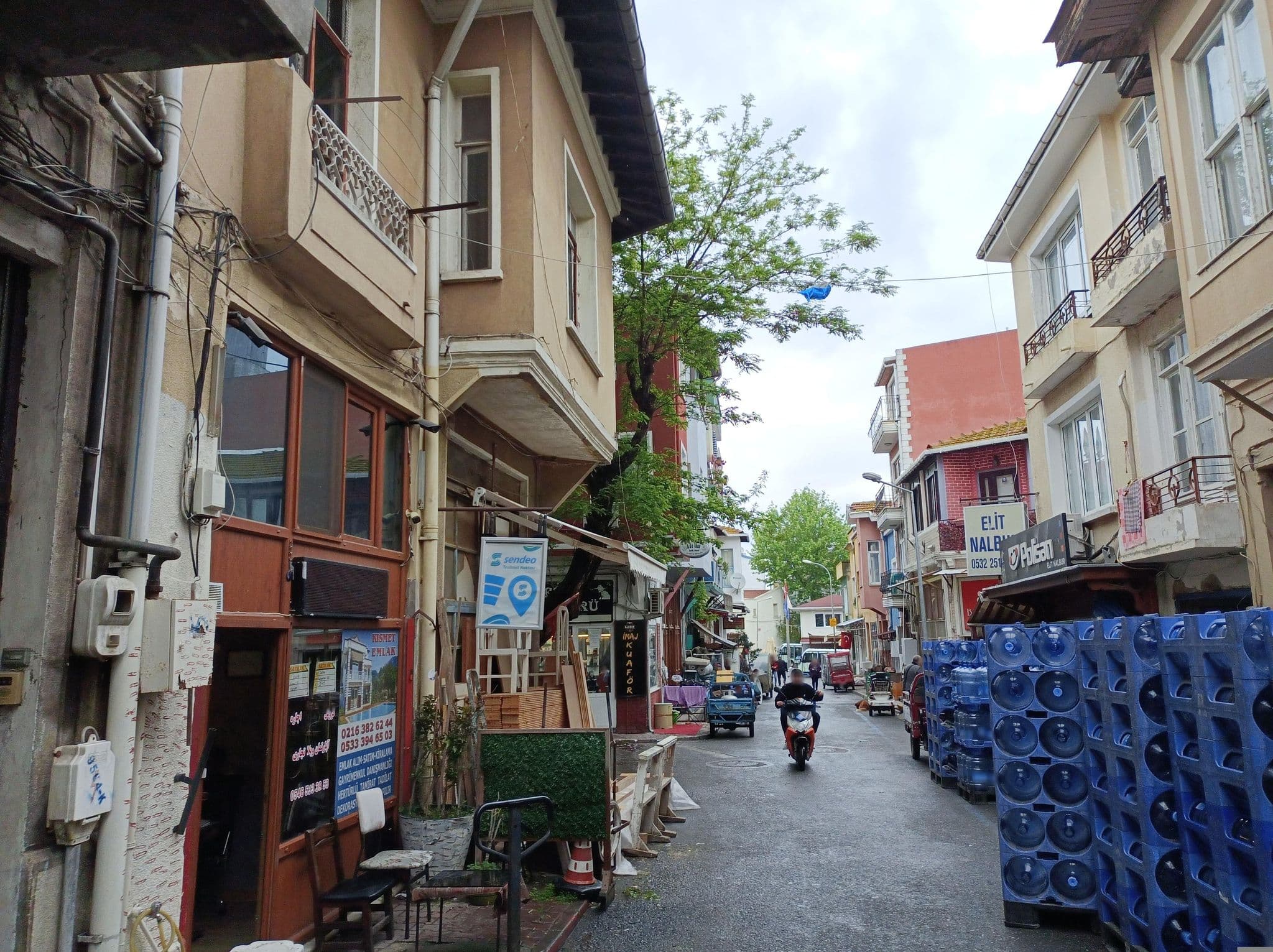 Street view near Halikarnas Ada Pansiyon, Adalar — © deleted_user (CC BY-SA · Mapillary)