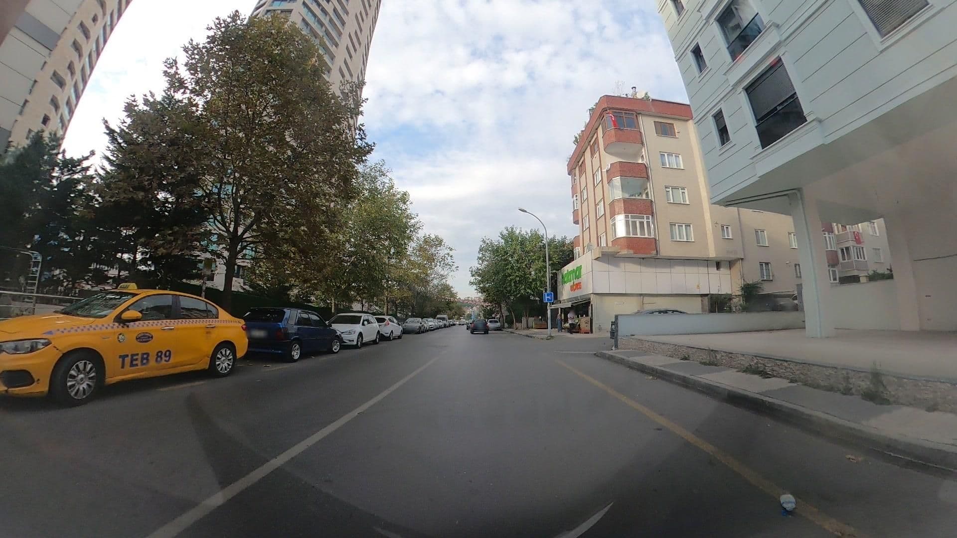 Street view near latanya beach Club'da, Maltepe — © Zafer (CC BY-SA · Mapillary)