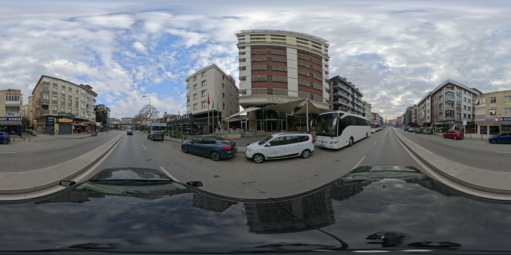 Street view near dreamhill business Deluxe hotel Bağdat Caddesi, Maltepe — © burakonder (CC BY-SA · Mapillary)