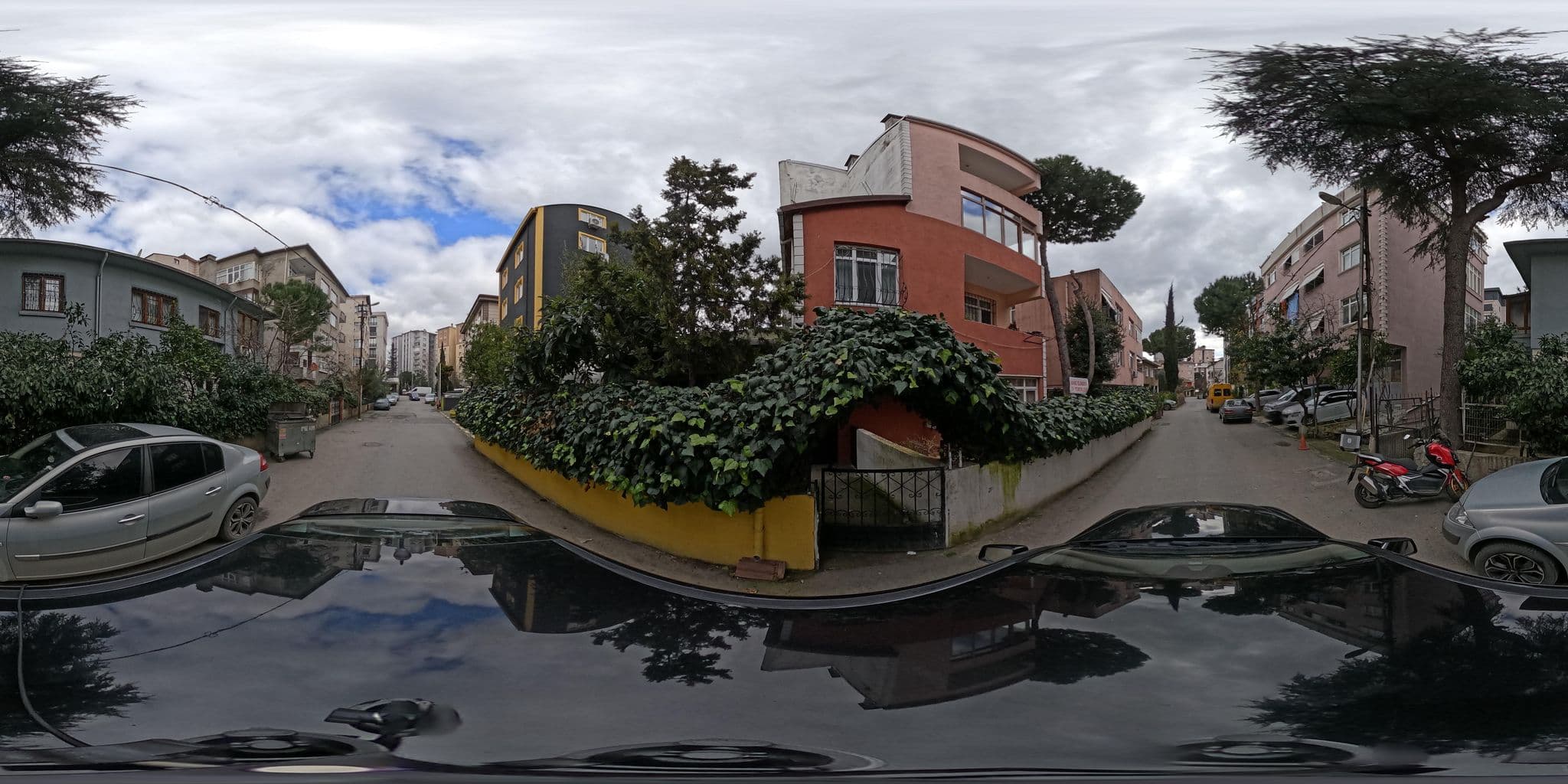 Street view near Grand İşsever Palace, Adalar — © burakonder (CC BY-SA · Mapillary)
