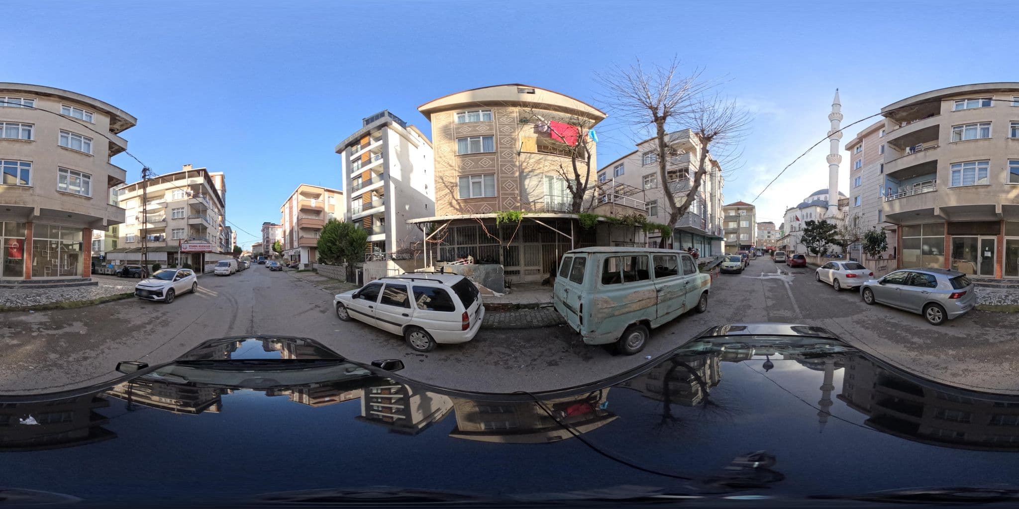 Street view near Emin Pensiyon, Maltepe — © burakonder (CC BY-SA · Mapillary)