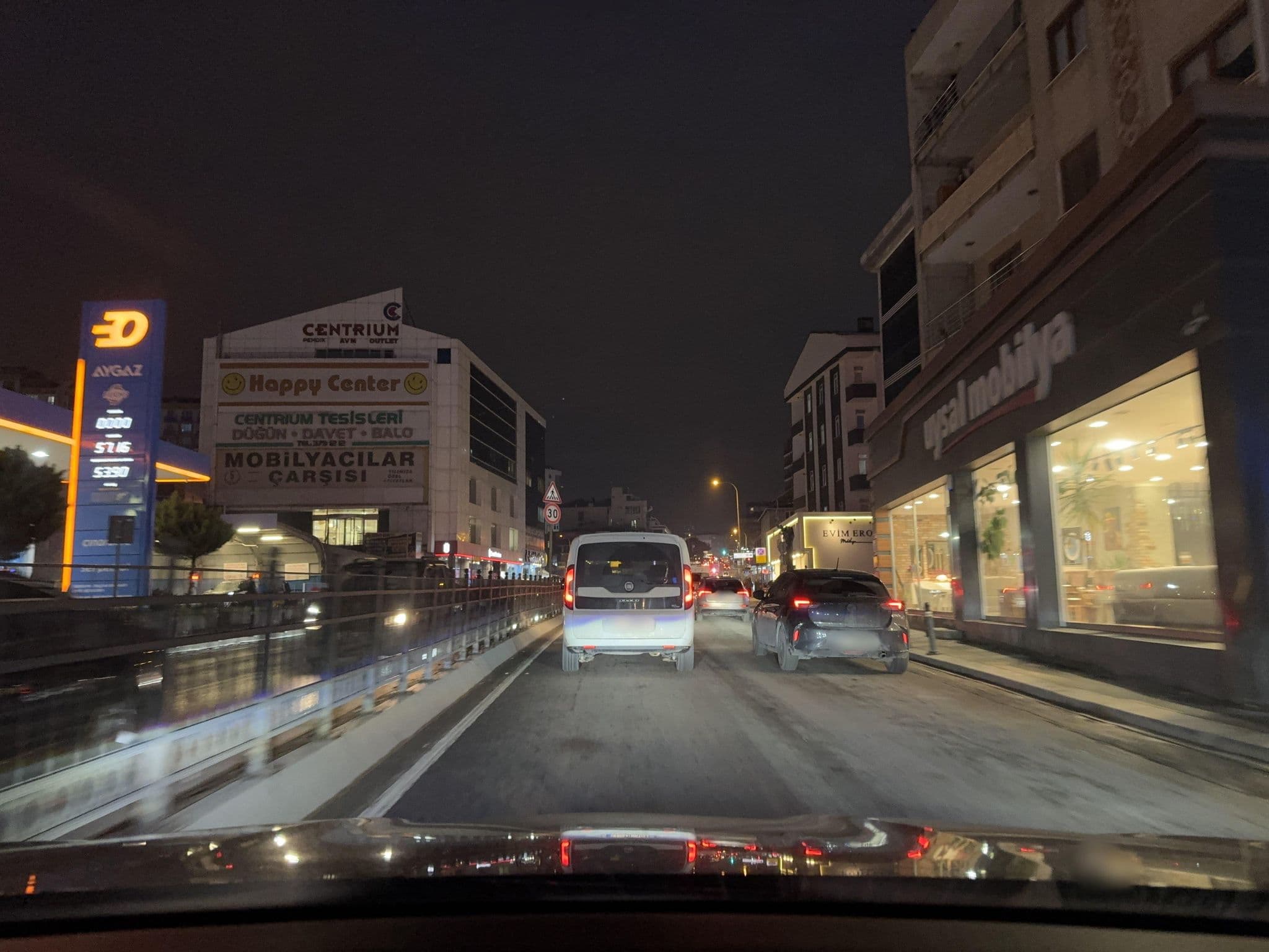 Street view near evde tv keyfi, Sultanbeyli — © omera60 (CC BY-SA · Mapillary)