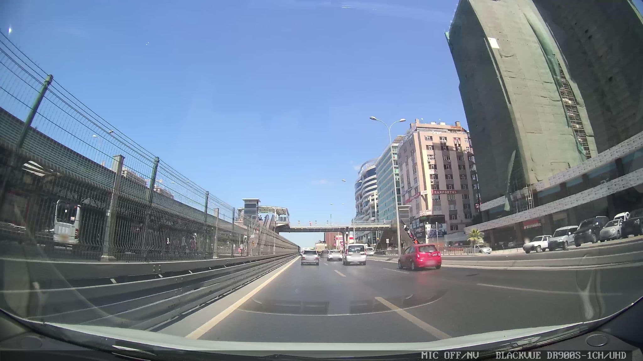 Street view near Europark Hotel TÜGVA İl Başkanları İstişare Toplantısı, Esenyurt — © ahmetegri (CC BY-SA · Mapillary)