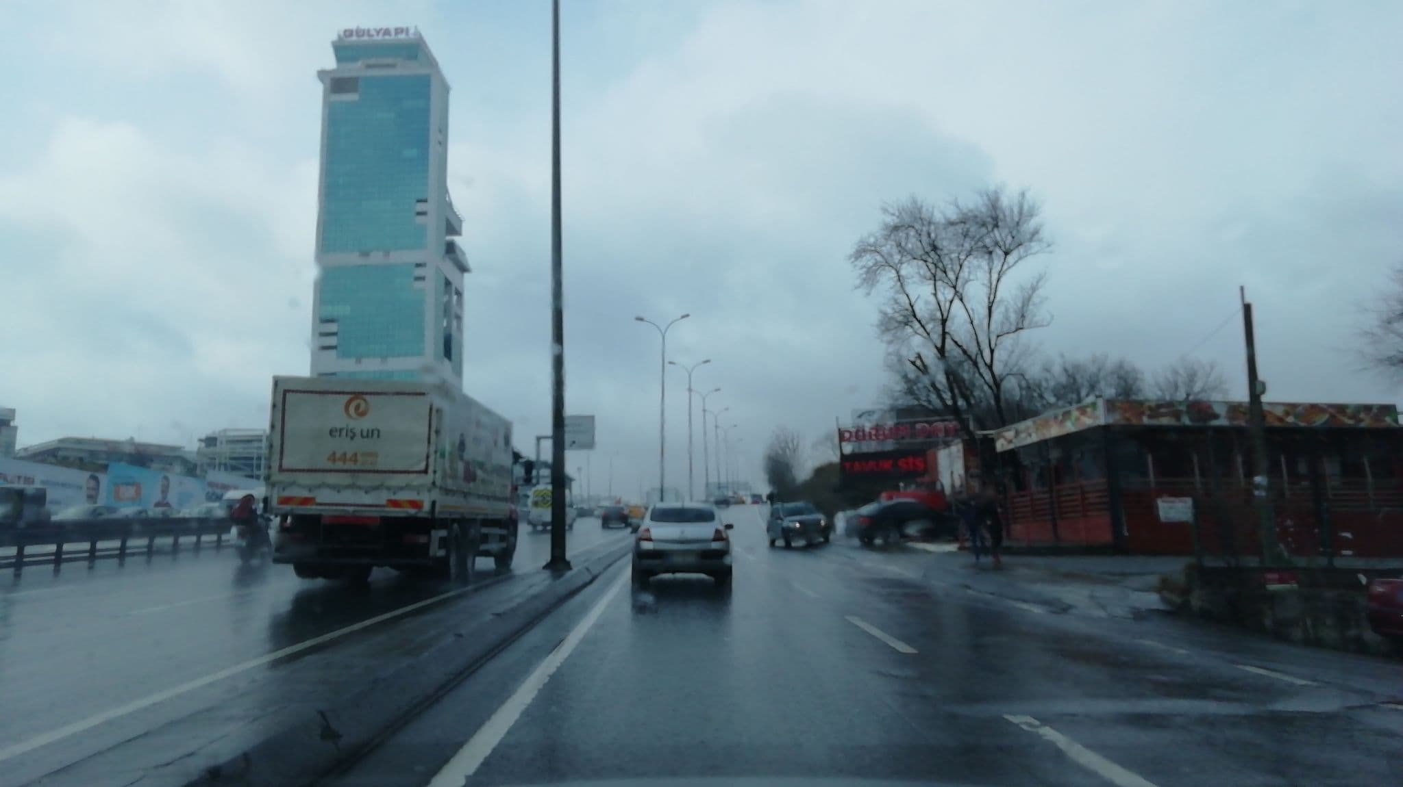 Street view near Heraldic Room Hotel, Yakuplu — © okansafak (CC BY-SA · Mapillary)