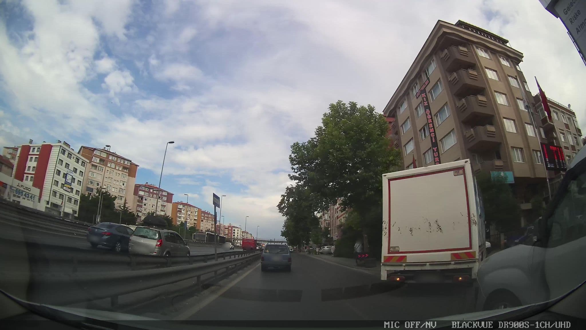 Street view near Green Palmiye Hotel, Küçükçekmece — © ahmetegri (CC BY-SA · Mapillary)