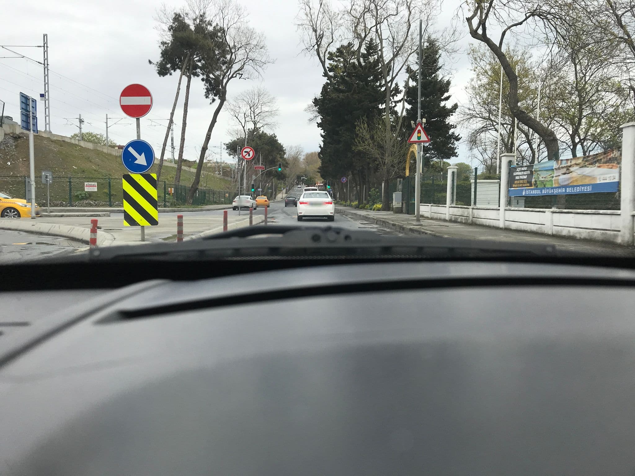 Street view near Güneş Motel, Küçükçekmece — © yeliz (CC BY-SA · Mapillary)