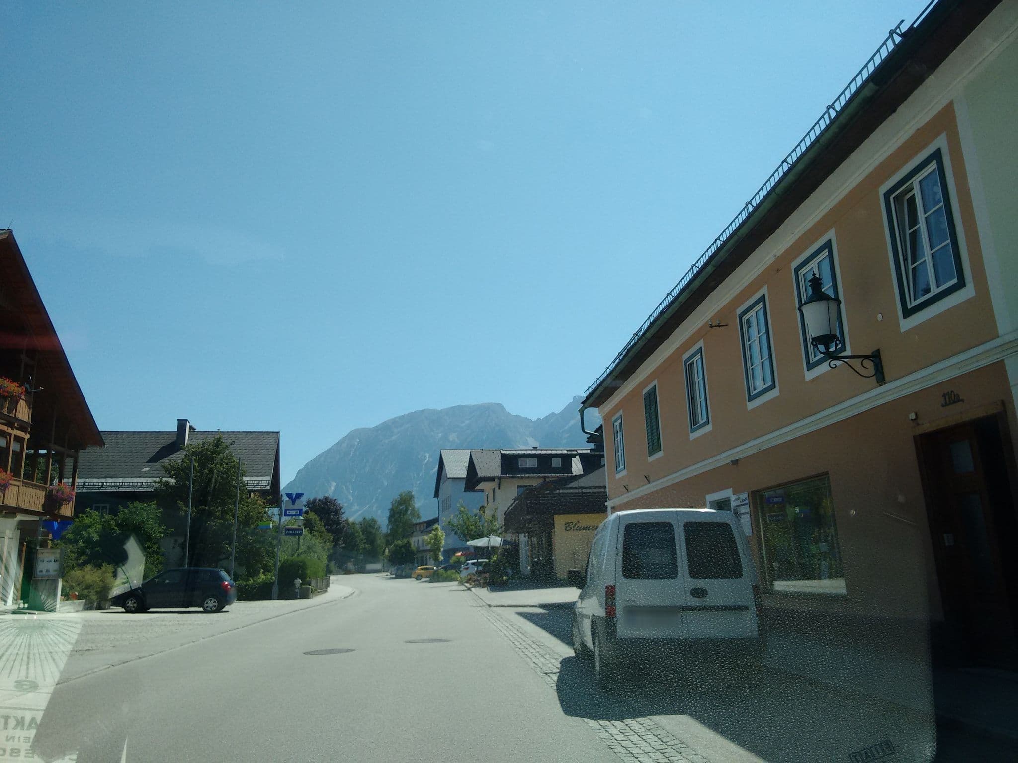 Street view near Hotel Ausseerland, Mitterndorf im Steirischen Salzkammergut — © gzin (CC BY-SA · Mapillary)