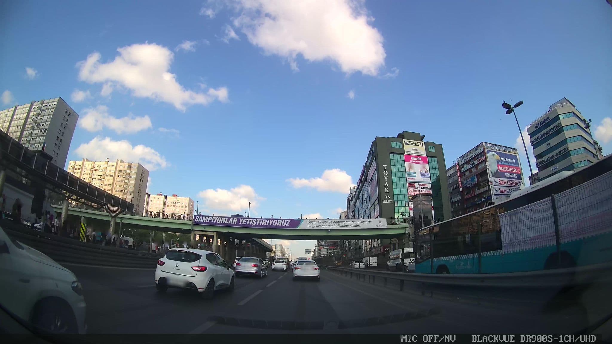 Street view near Royal Garden Hotel, Bahçelievler — © asturksever (CC BY-SA · Mapillary)