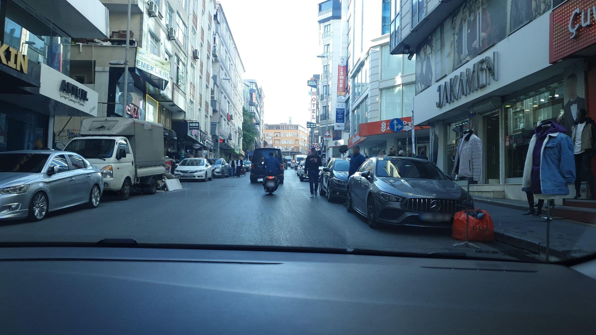 Street view near Düzgün Apart, Bahçelievler — © merdt (CC BY-SA · Mapillary)