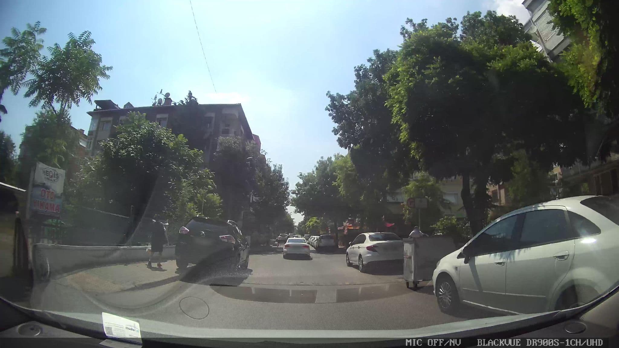 Street view near Sahra Hotel, Bahçelievler — © ahmetegri (CC BY-SA · Mapillary)