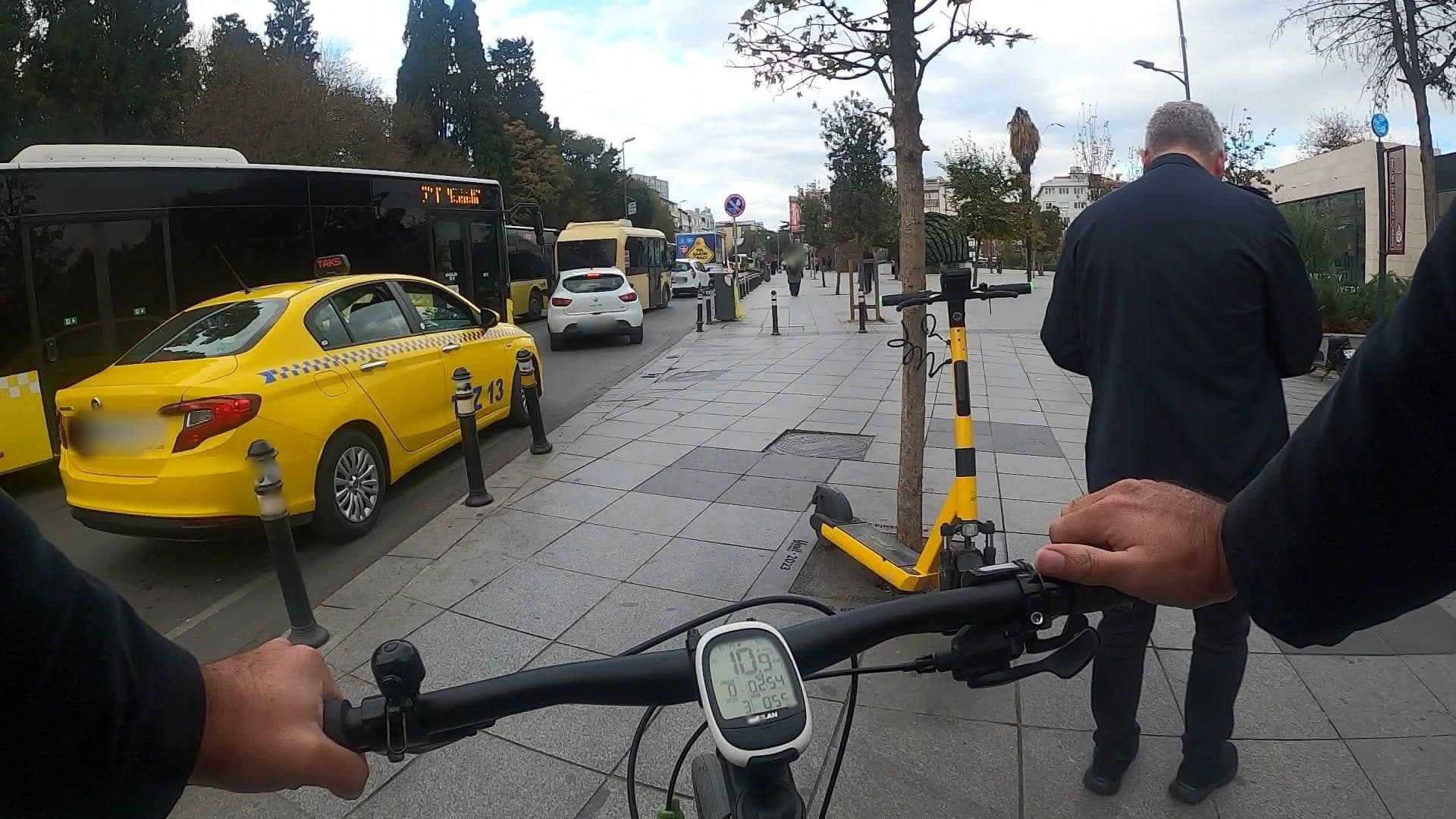 Street view near Turmod Turizm, Bahçelievler — © Eray_ozturk (CC BY-SA · Mapillary)