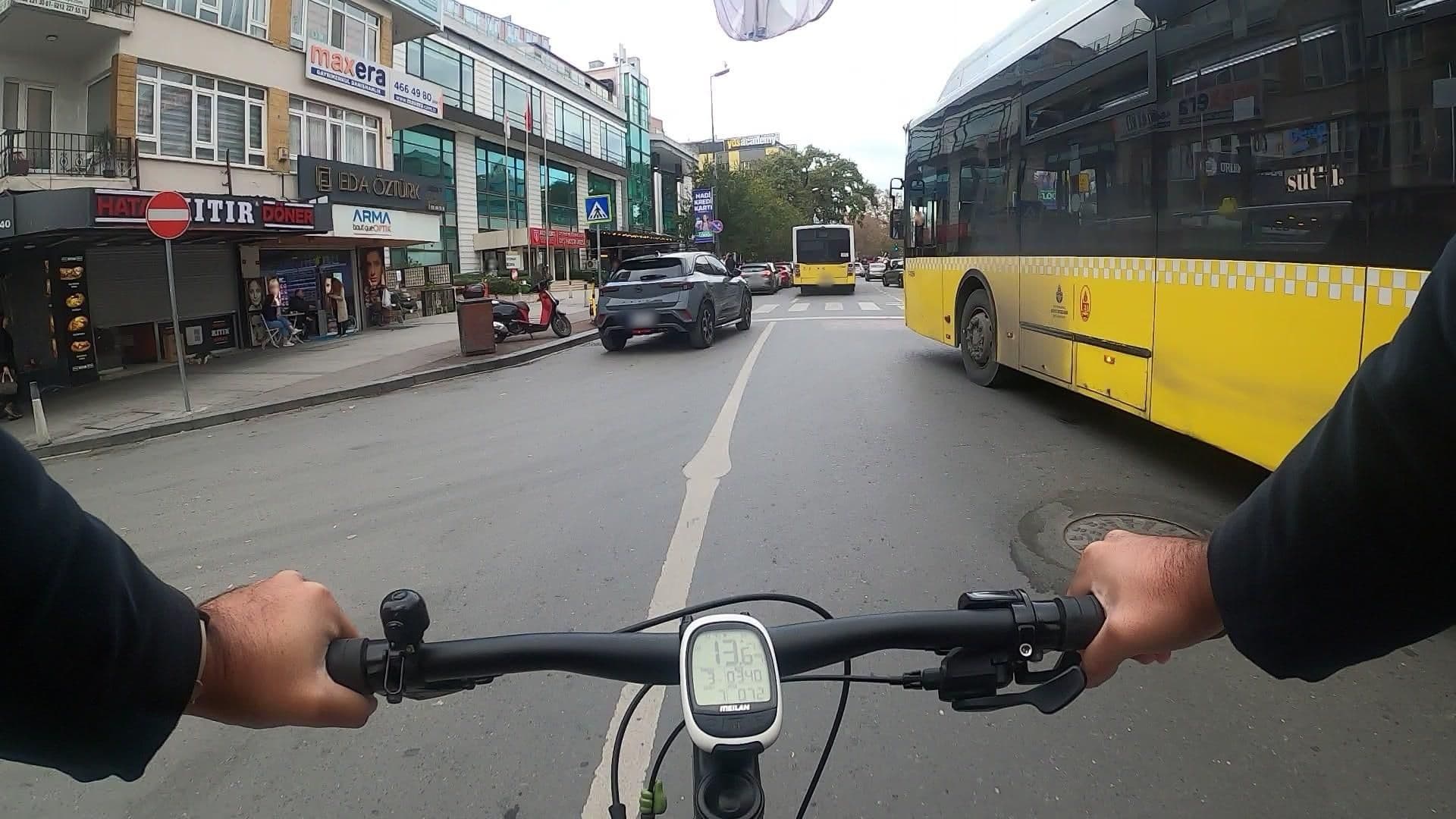 Street view near GÜNLÜK KİRALIK DAİRE, Bahçelievler — © Eray_ozturk (CC BY-SA · Mapillary)