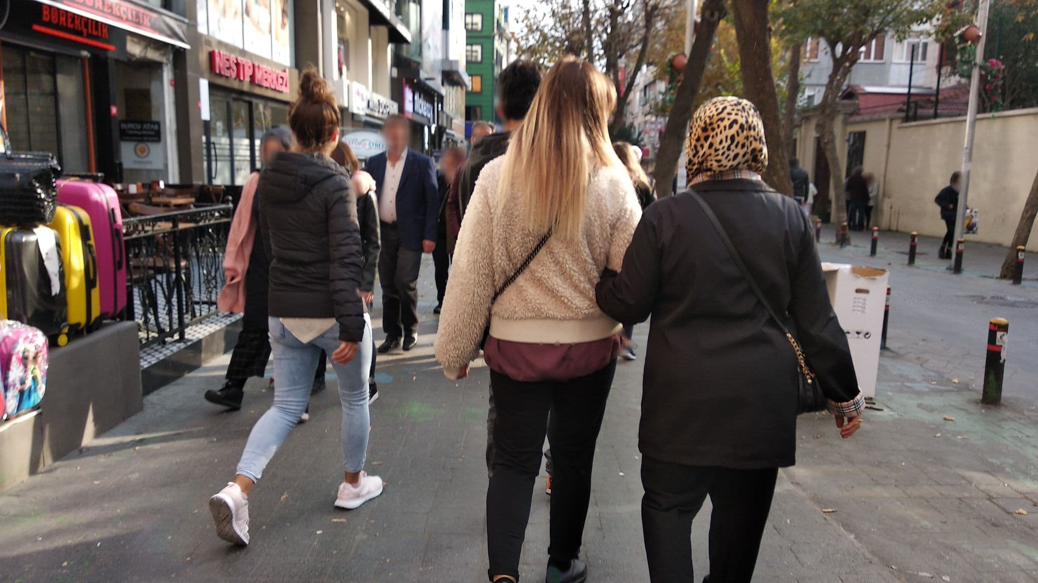 Street view near DES SUITES, Bahçelievler — © boracasli (CC BY-SA · Mapillary)