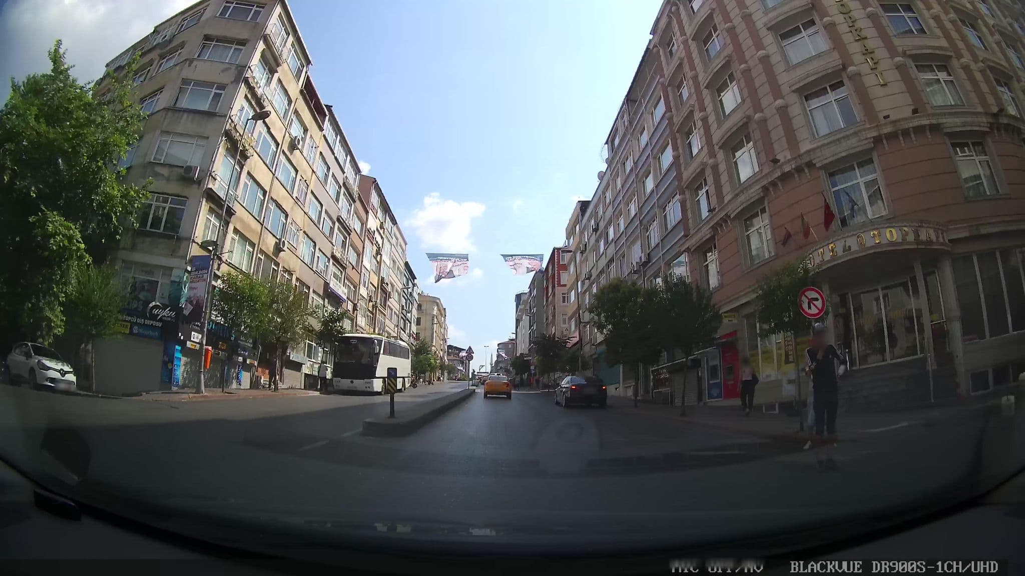 Street view near Topkapi Hotel, Istanbul — © asturksever (CC BY-SA · Mapillary)