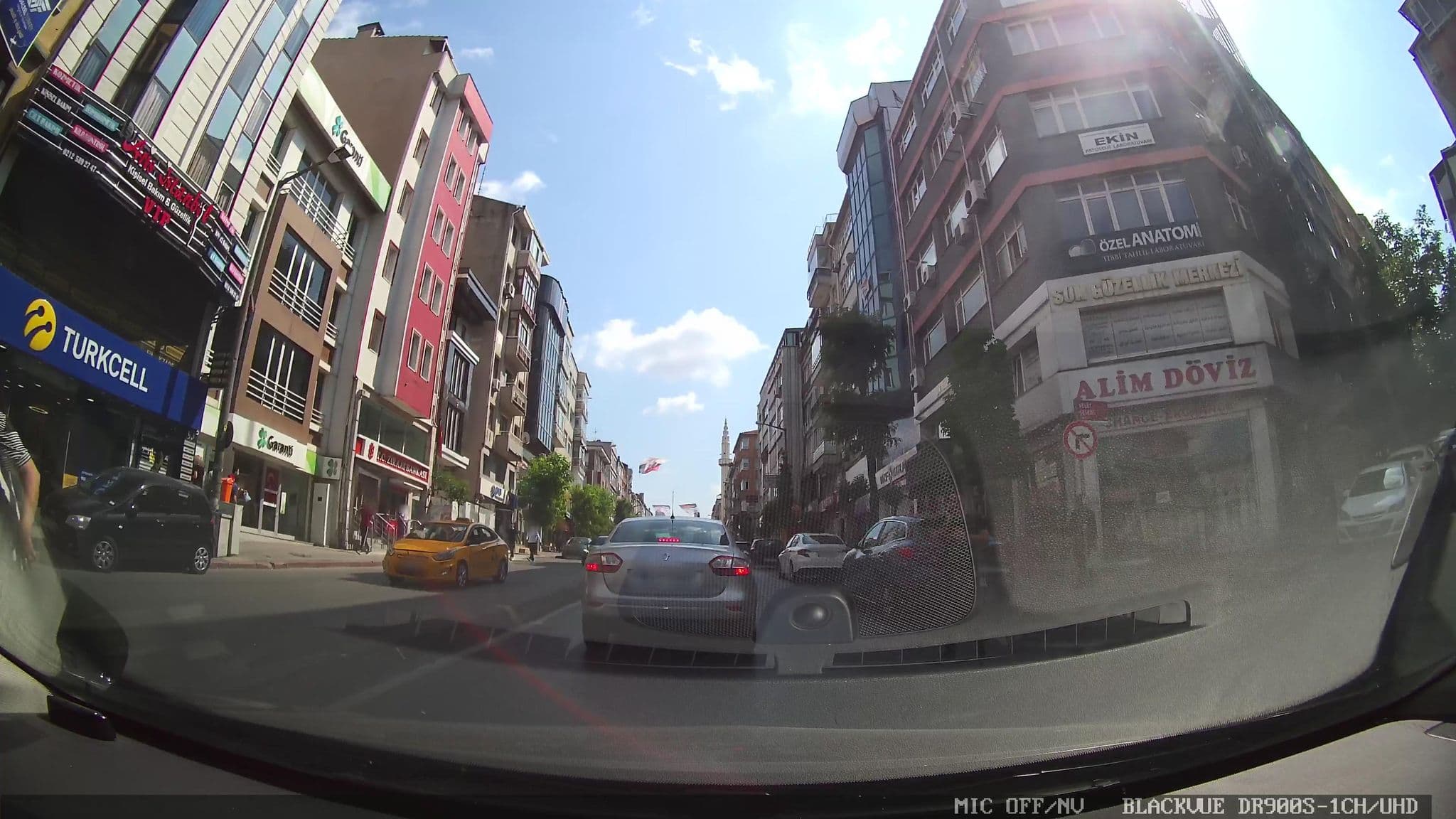 Street view near al madina aparthotel, Istanbul — © asturksever (CC BY-SA · Mapillary)
