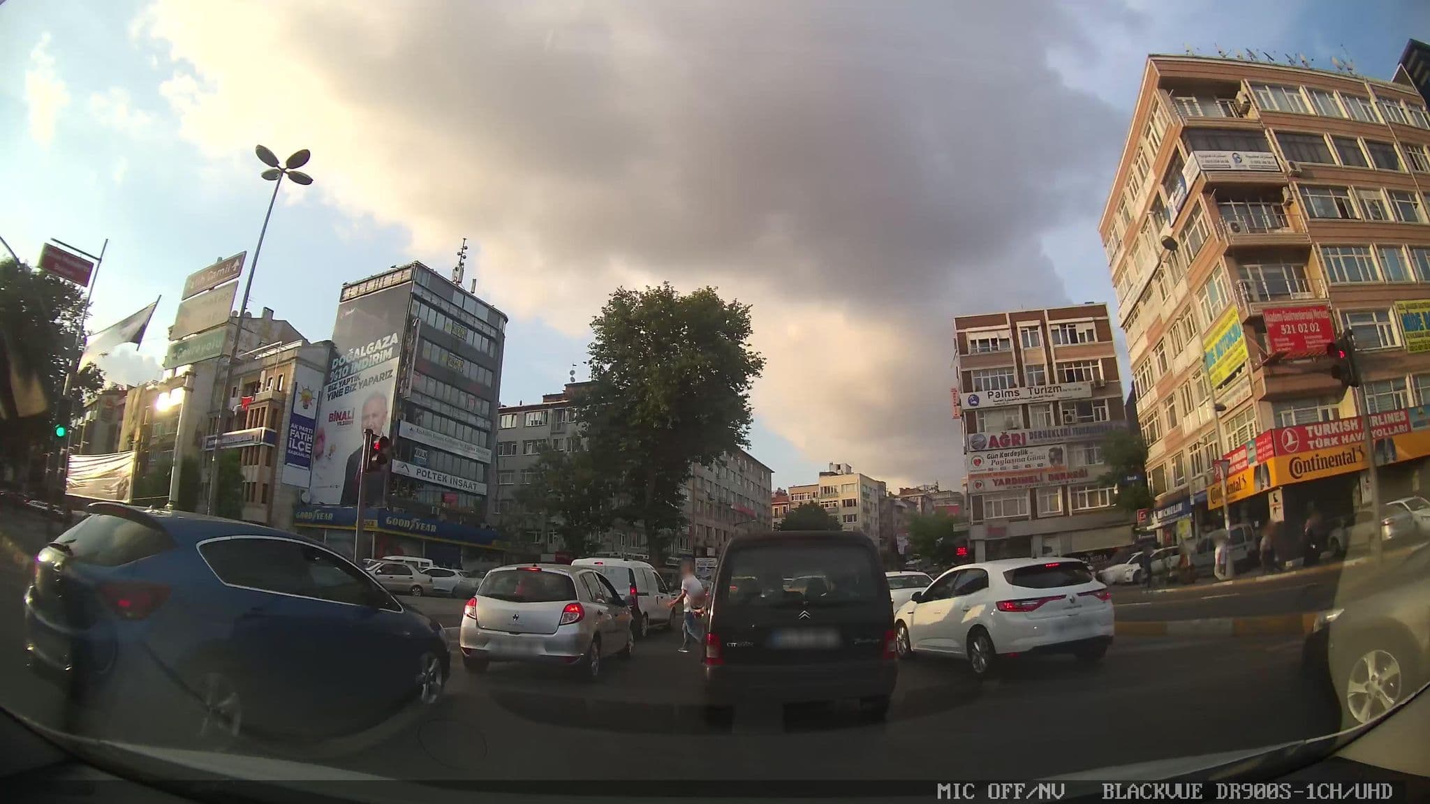 Street view near şah otel, Istanbul — © ahmetegri (CC BY-SA · Mapillary)