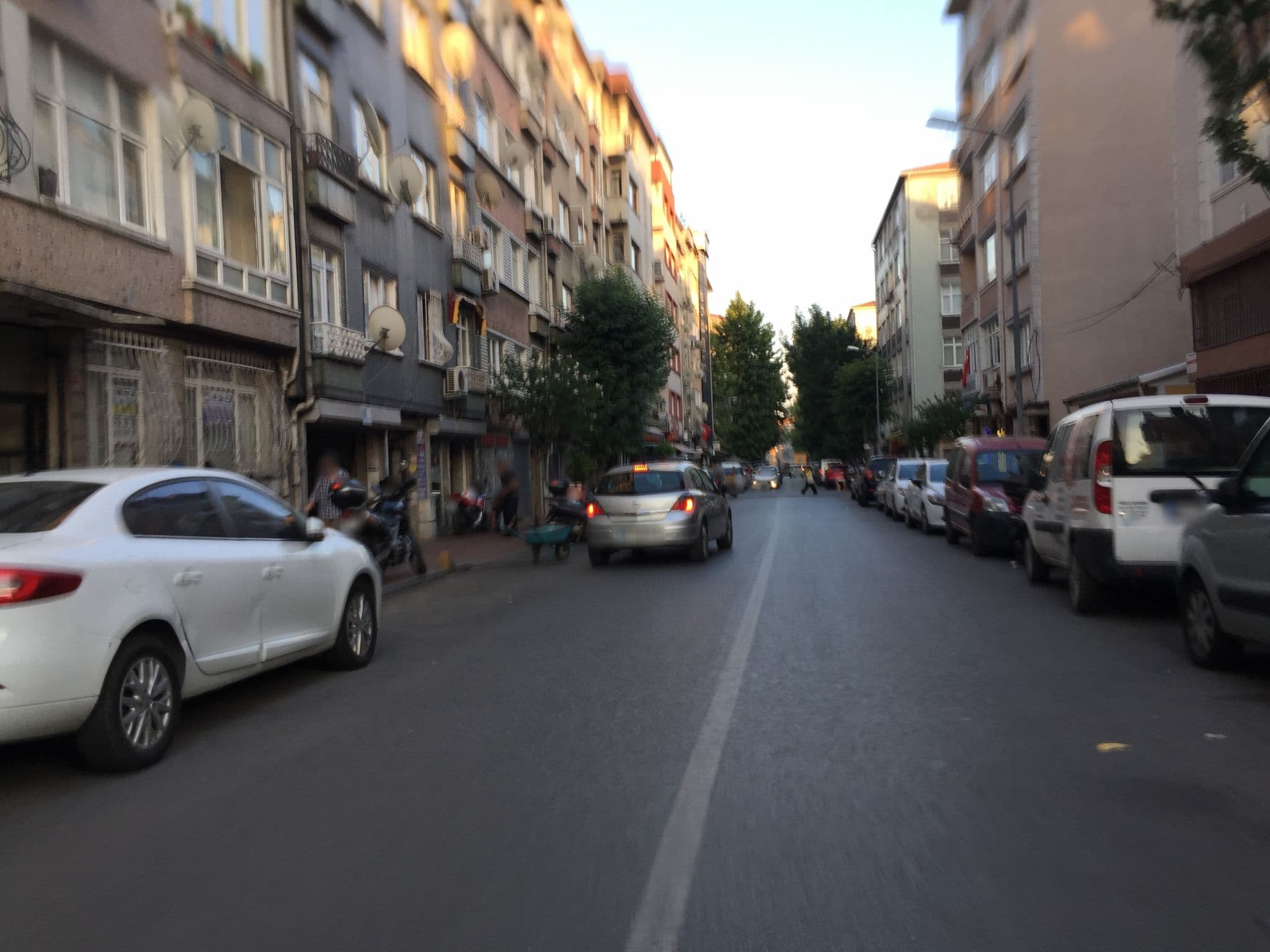 Street view near Elwatan Apartments شقق الوطن الفندقية, Fatih — © sessiznotalar (CC BY-SA · Mapillary)