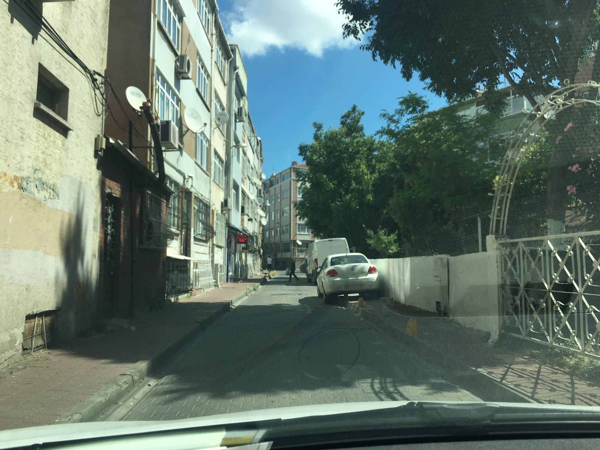Street view near Black Sea Hotel, Fatih — © myusufuyan (CC BY-SA · Mapillary)