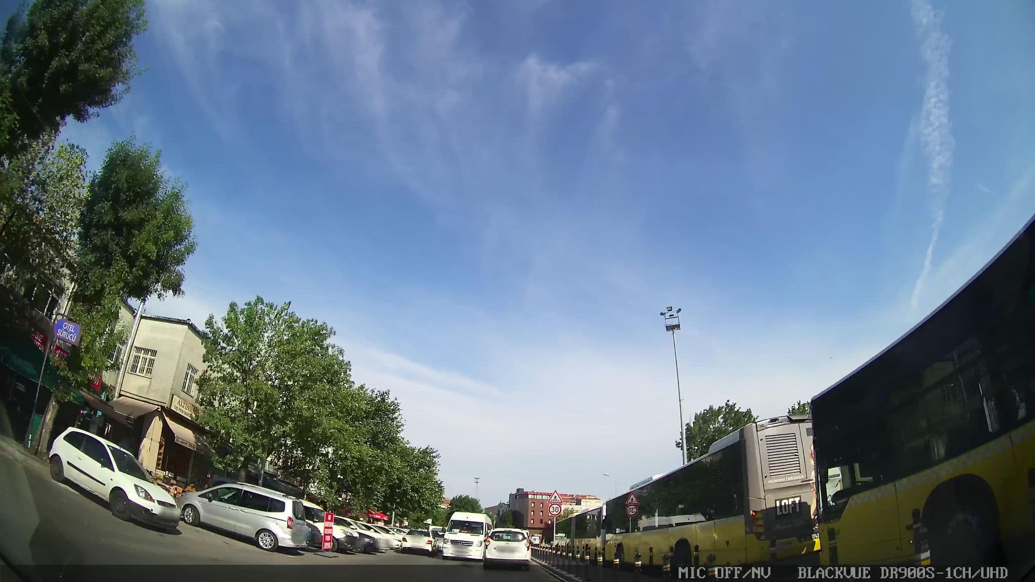 Street view near Golden Gate Hotel, Fatih — © asturksever (CC BY-SA · Mapillary)