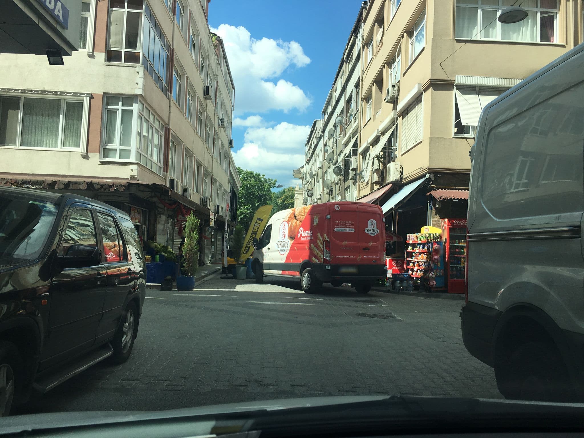Street view near Muhanned Turizm, Istanbul — © myusufuyan (CC BY-SA · Mapillary)