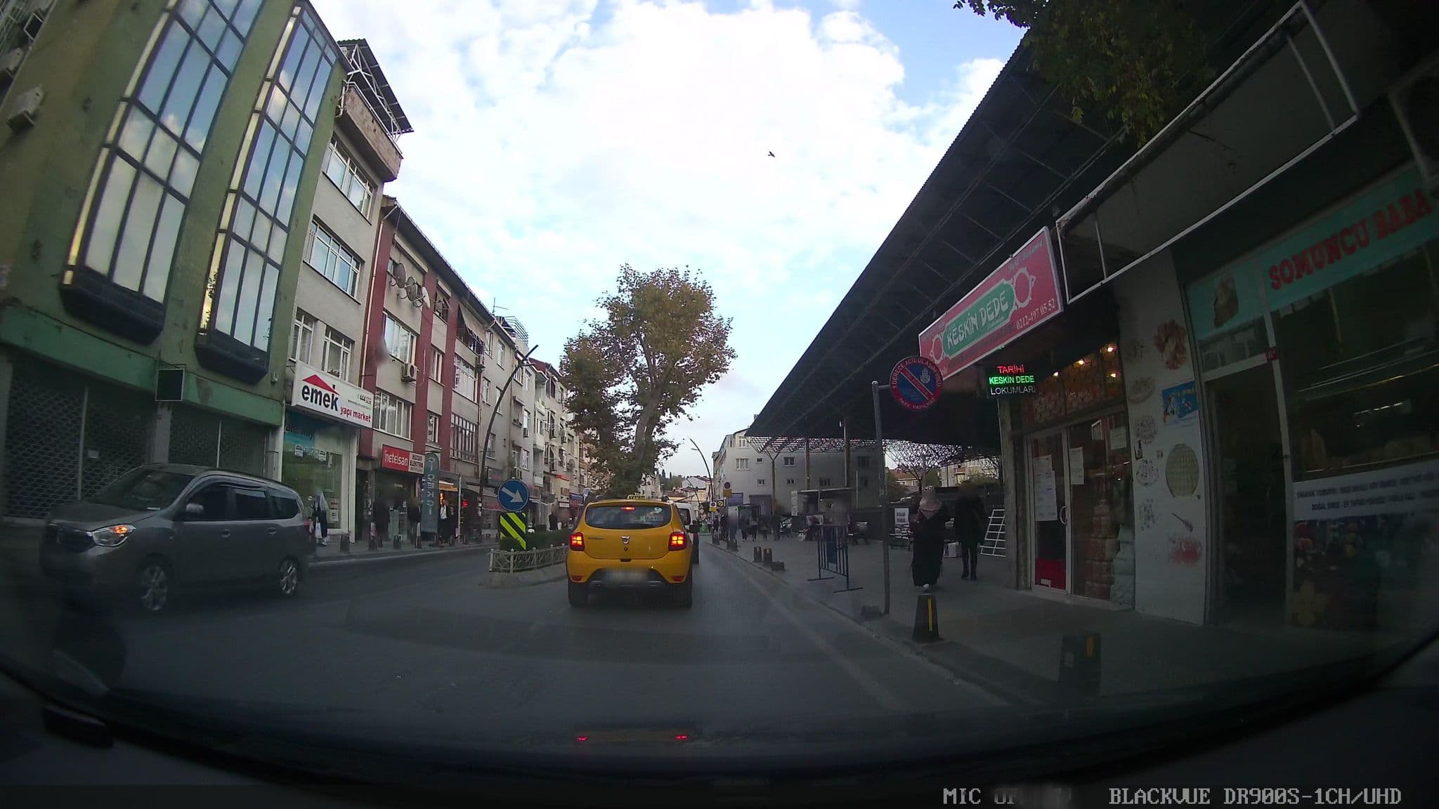 Street view near Hak Otel, Fatih — © asturksever (CC BY-SA · Mapillary)