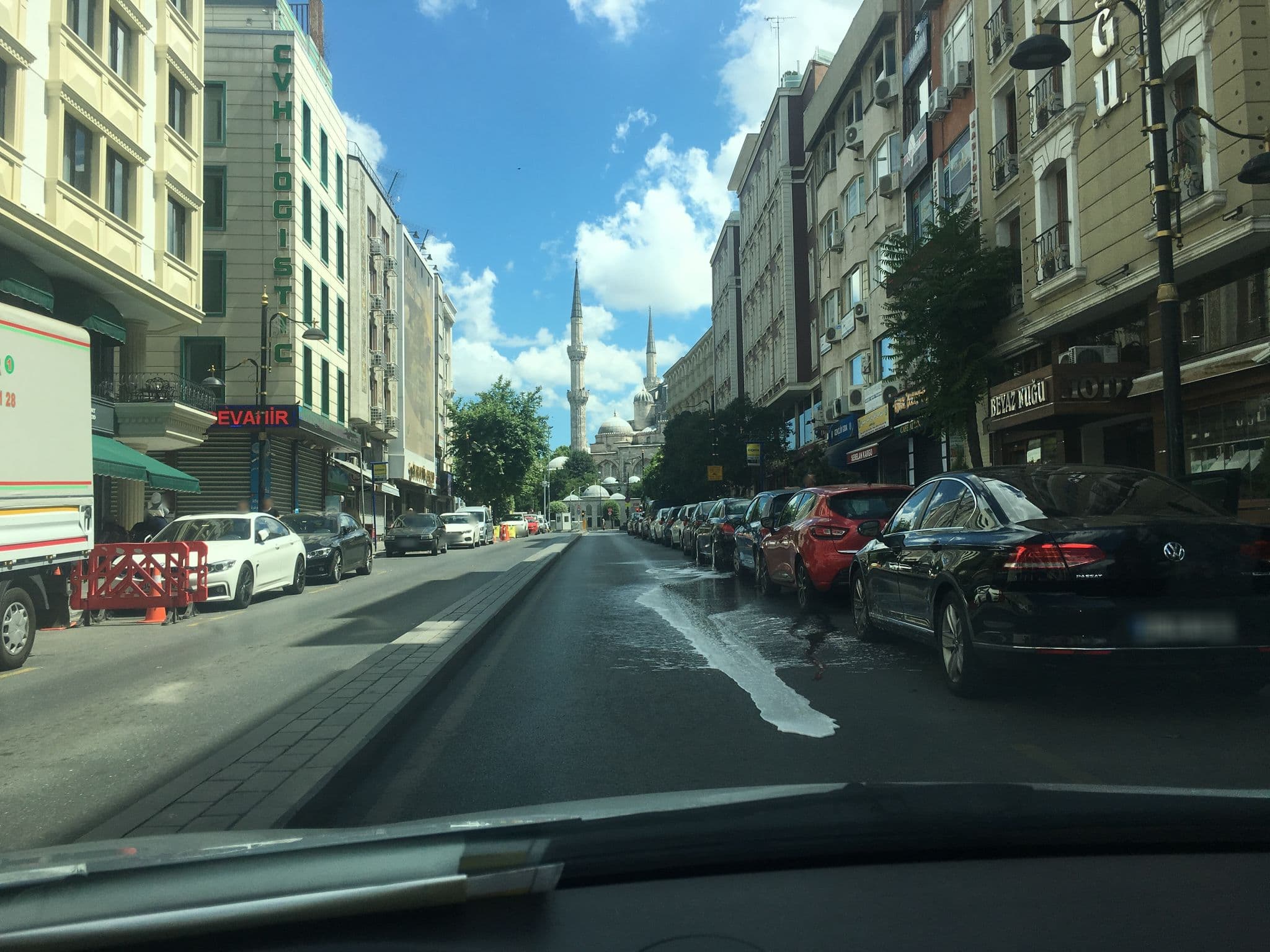 Street view near The Parma Hotel DownTown, Istanbul — © myusufuyan (CC BY-SA · Mapillary)