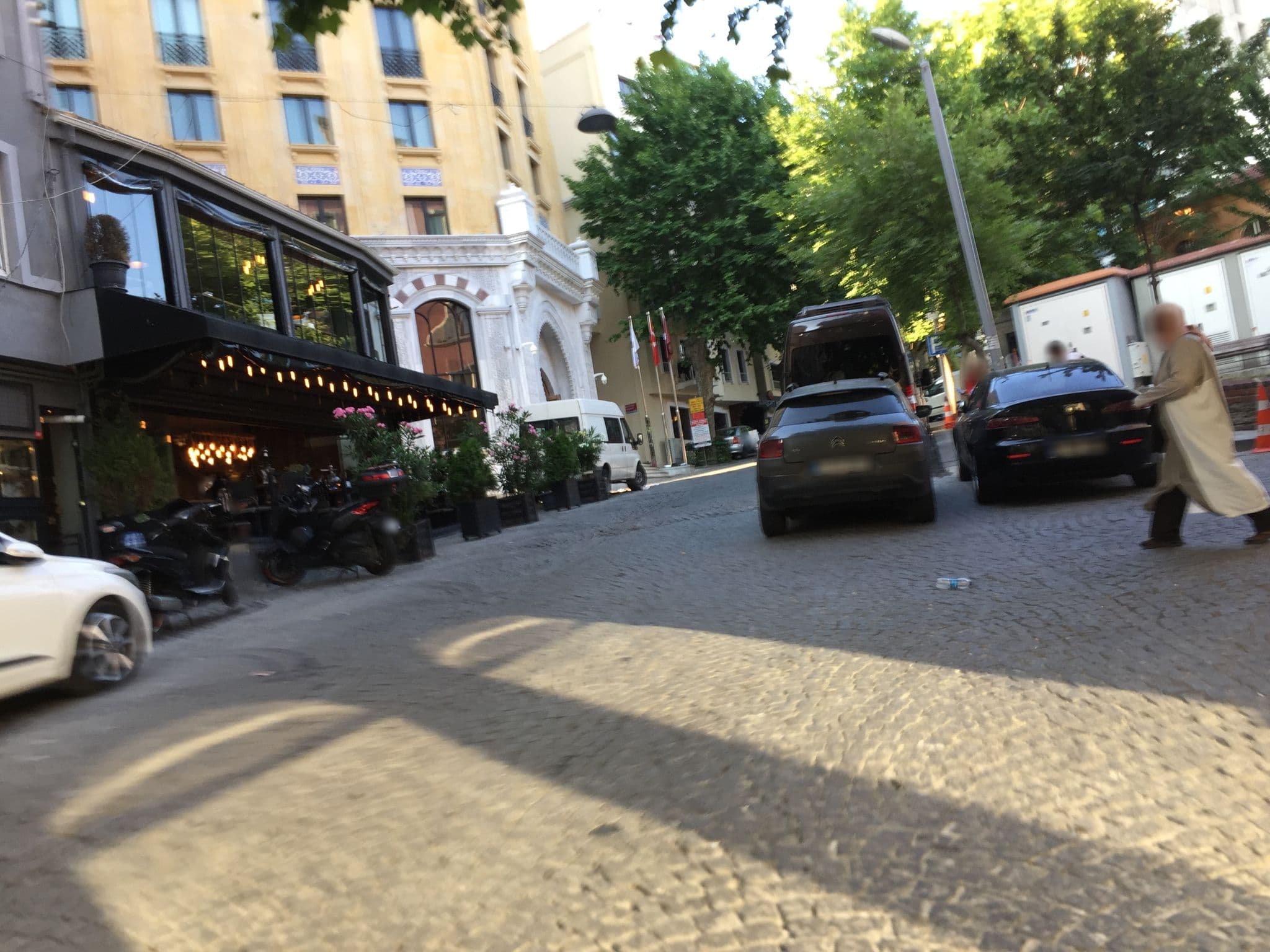 Street view near Holiday Time Hotel, Sultanahmet — © sessiznotalar (CC BY-SA · Mapillary)