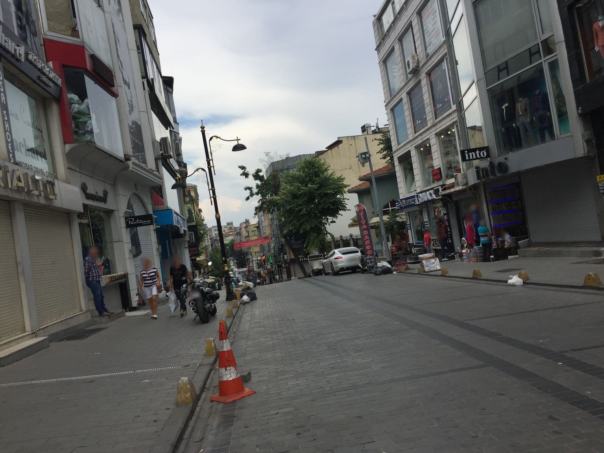 Street view near Selenay Hotel, Istanbul — © sessiznotalar (CC BY-SA · Mapillary)