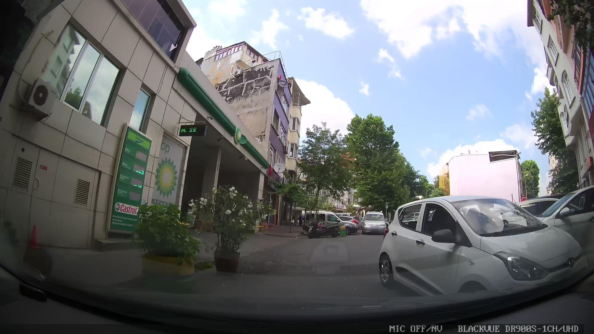 Street view near Nan Hotel, Istanbul — © asturksever (CC BY-SA · Mapillary)