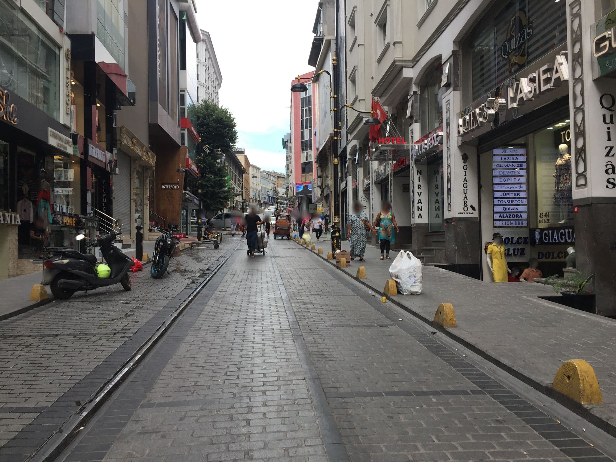 Street view near grand paris hotel, Istanbul — © sessiznotalar (CC BY-SA · Mapillary)