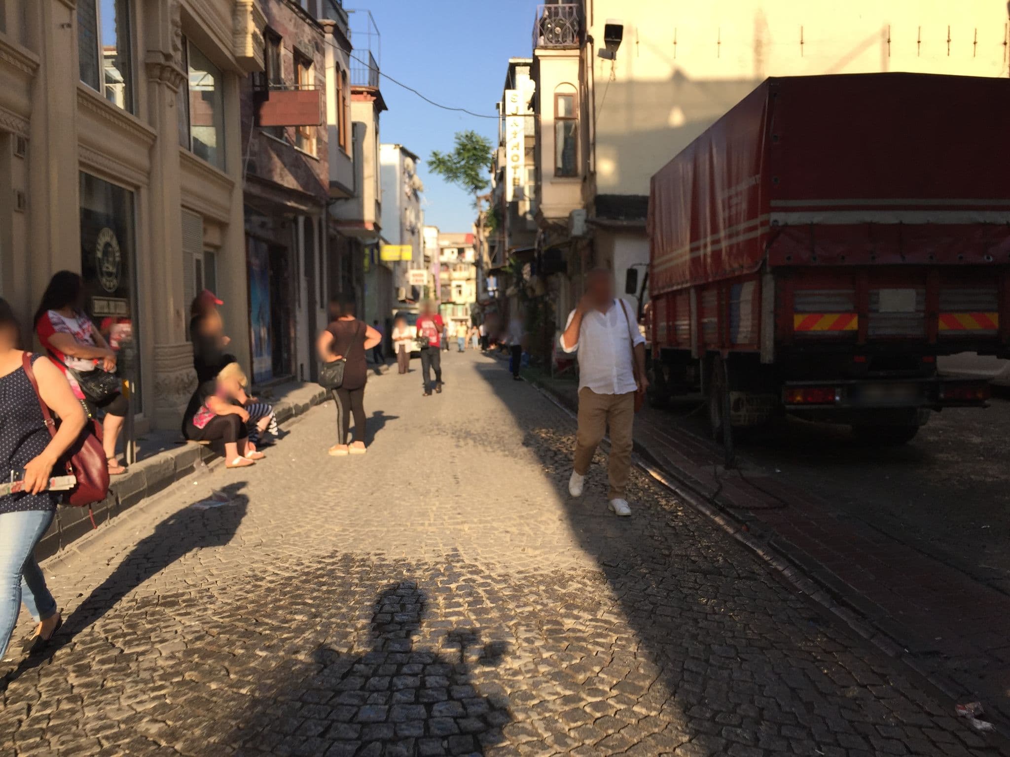 Street view near istanbul volley otel, Istanbul — © sessiznotalar (CC BY-SA · Mapillary)