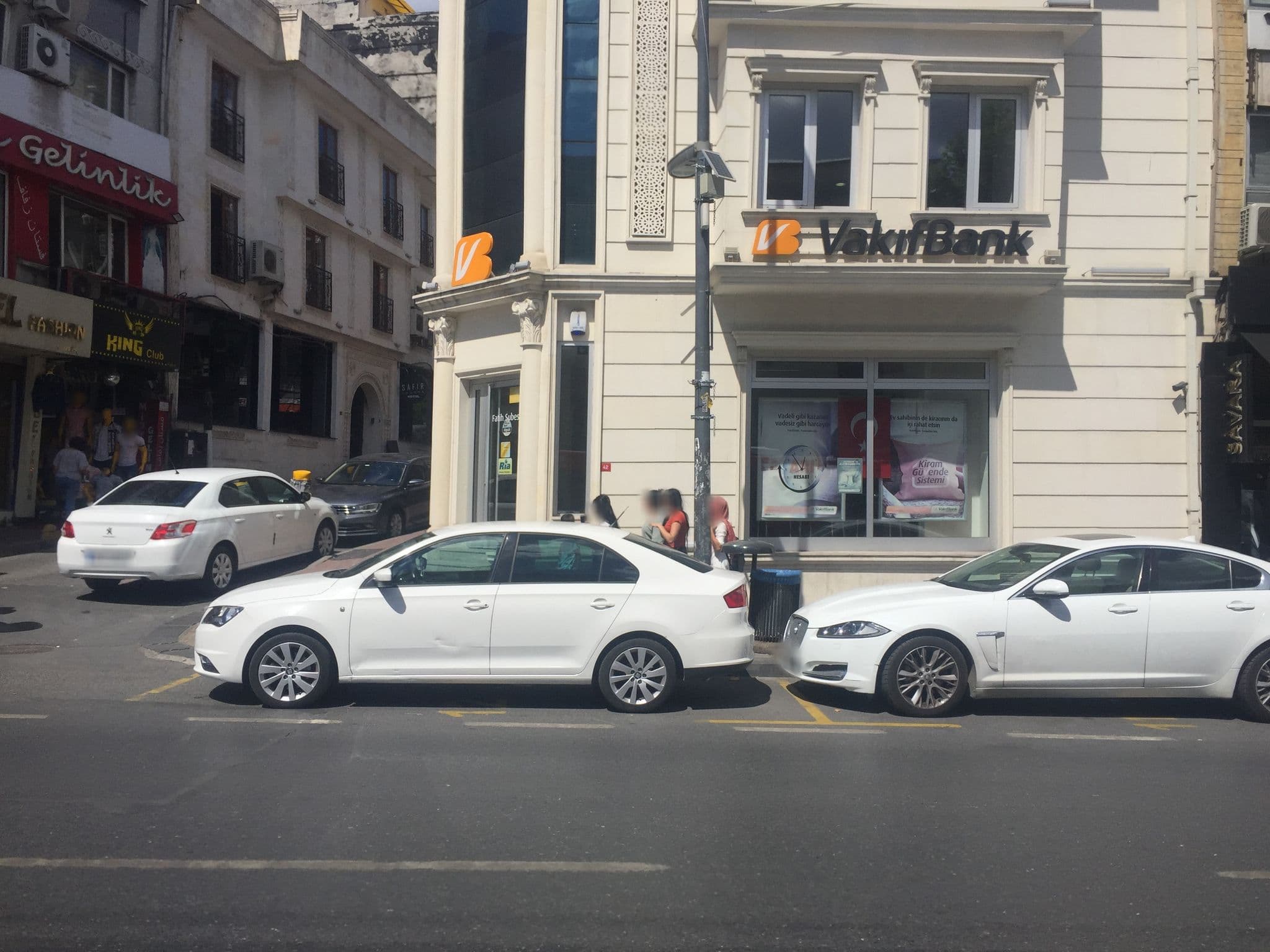 Street view near Darusselam Hotel, Istanbul — © sessiznotalar (CC BY-SA · Mapillary)