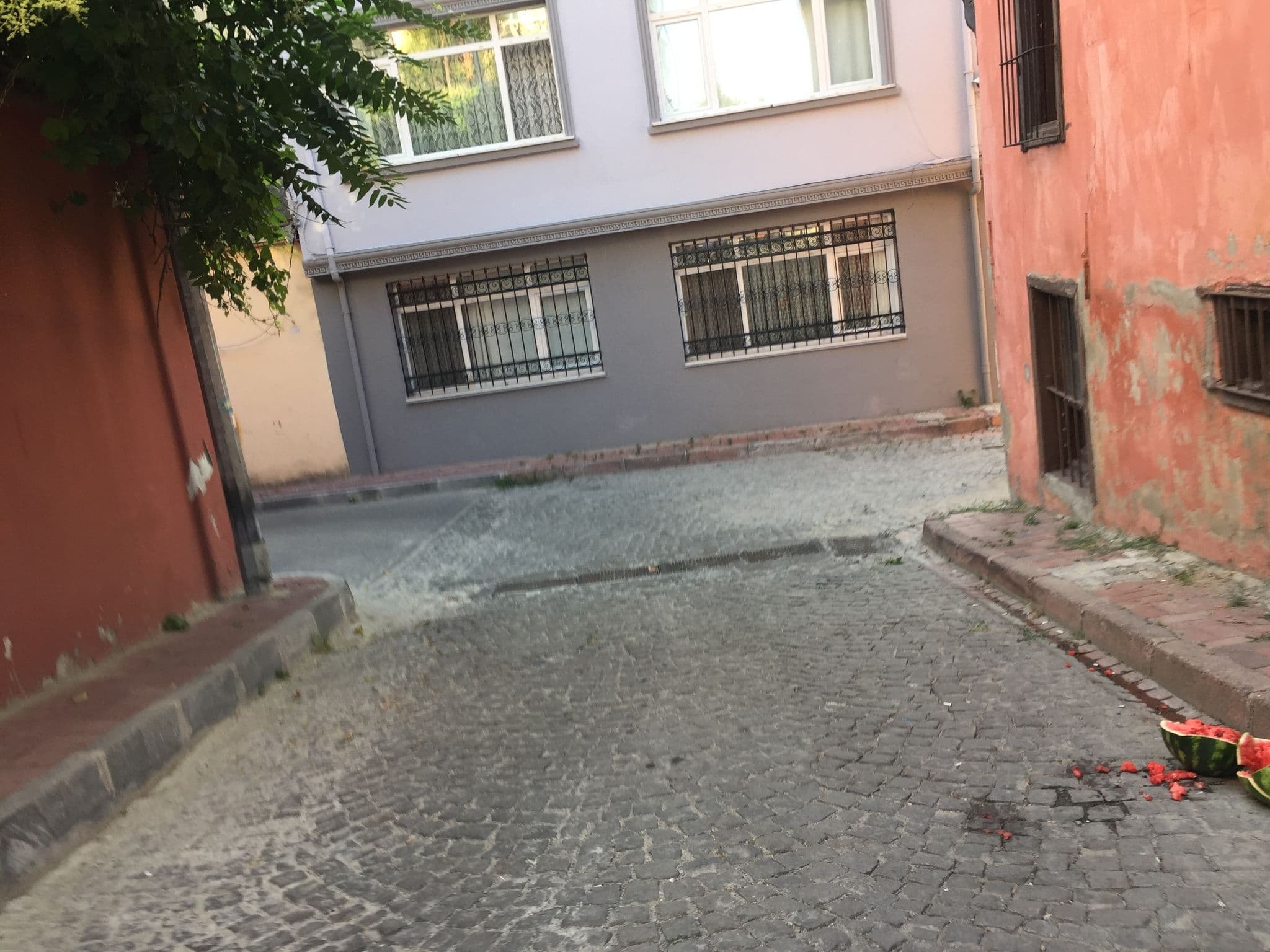 Street view near Şerife Şirin Hanım Konagı, Sultanahmet — © sessiznotalar (CC BY-SA · Mapillary)