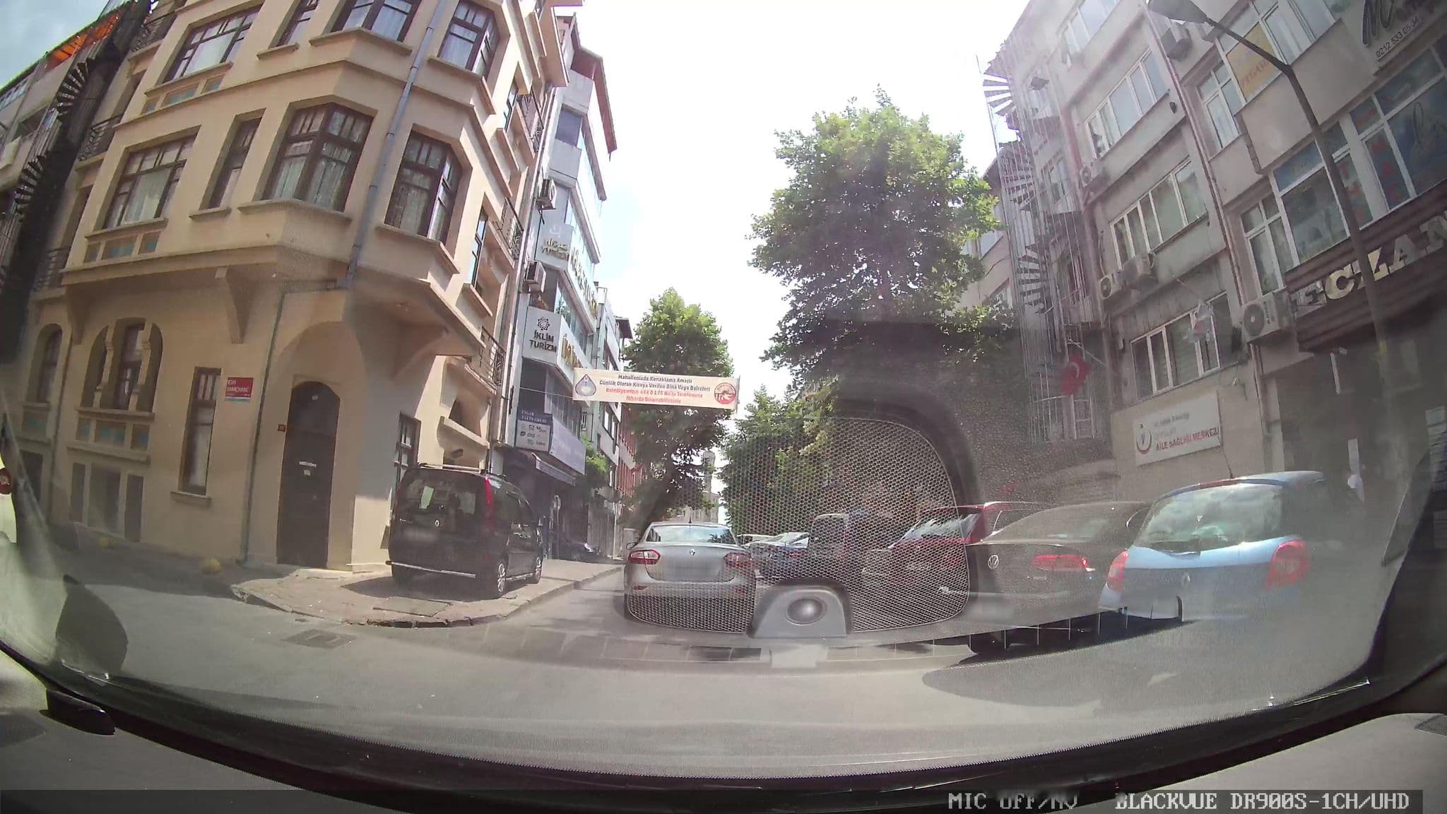 Street view near Dareyn Konak, Istanbul — © asturksever (CC BY-SA · Mapillary)