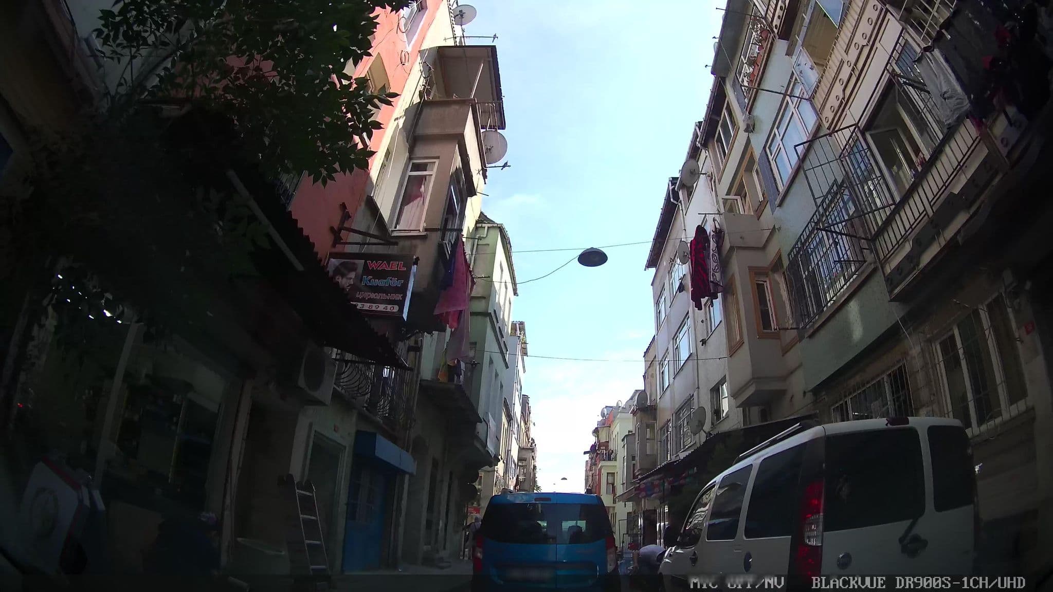 Street view near Kondoski Hotel, Sultanahmet — © asturksever (CC BY-SA · Mapillary)
