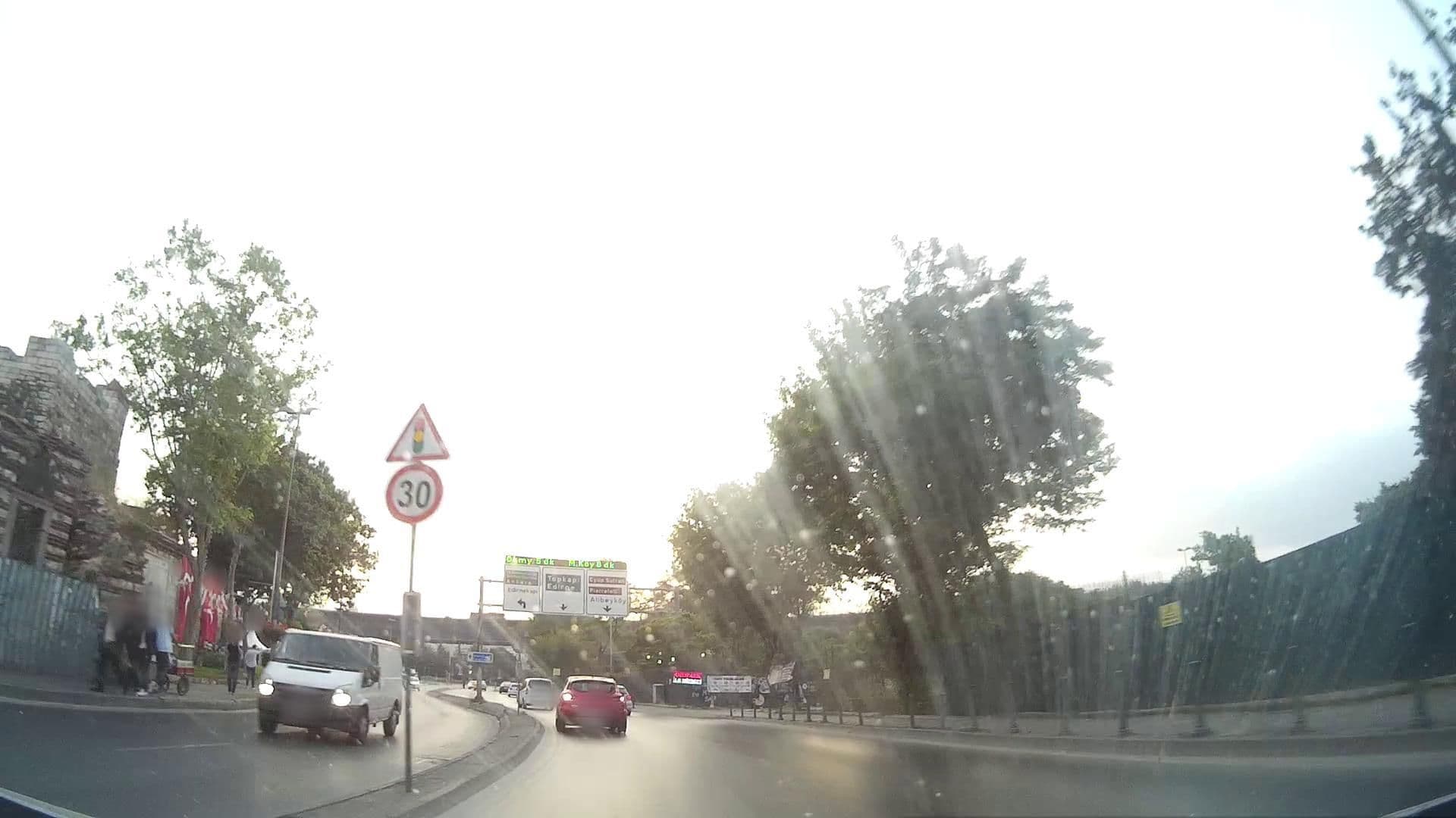 Street view near Hotel Daphnis, Fatih — © asturksever (CC BY-SA · Mapillary)