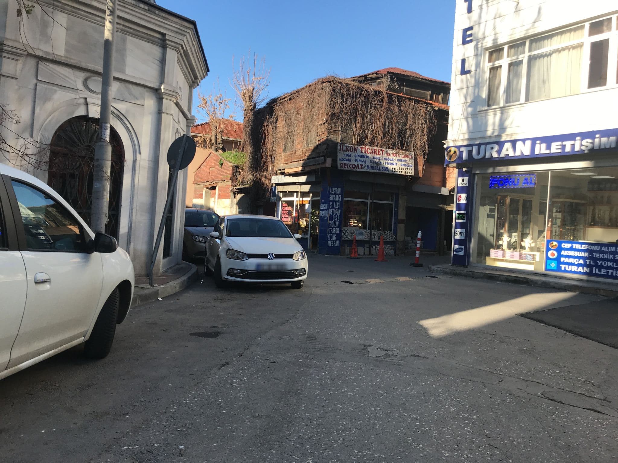 Street view near Hotel Baykal, Eminönü — © asturksever (CC BY-SA · Mapillary)