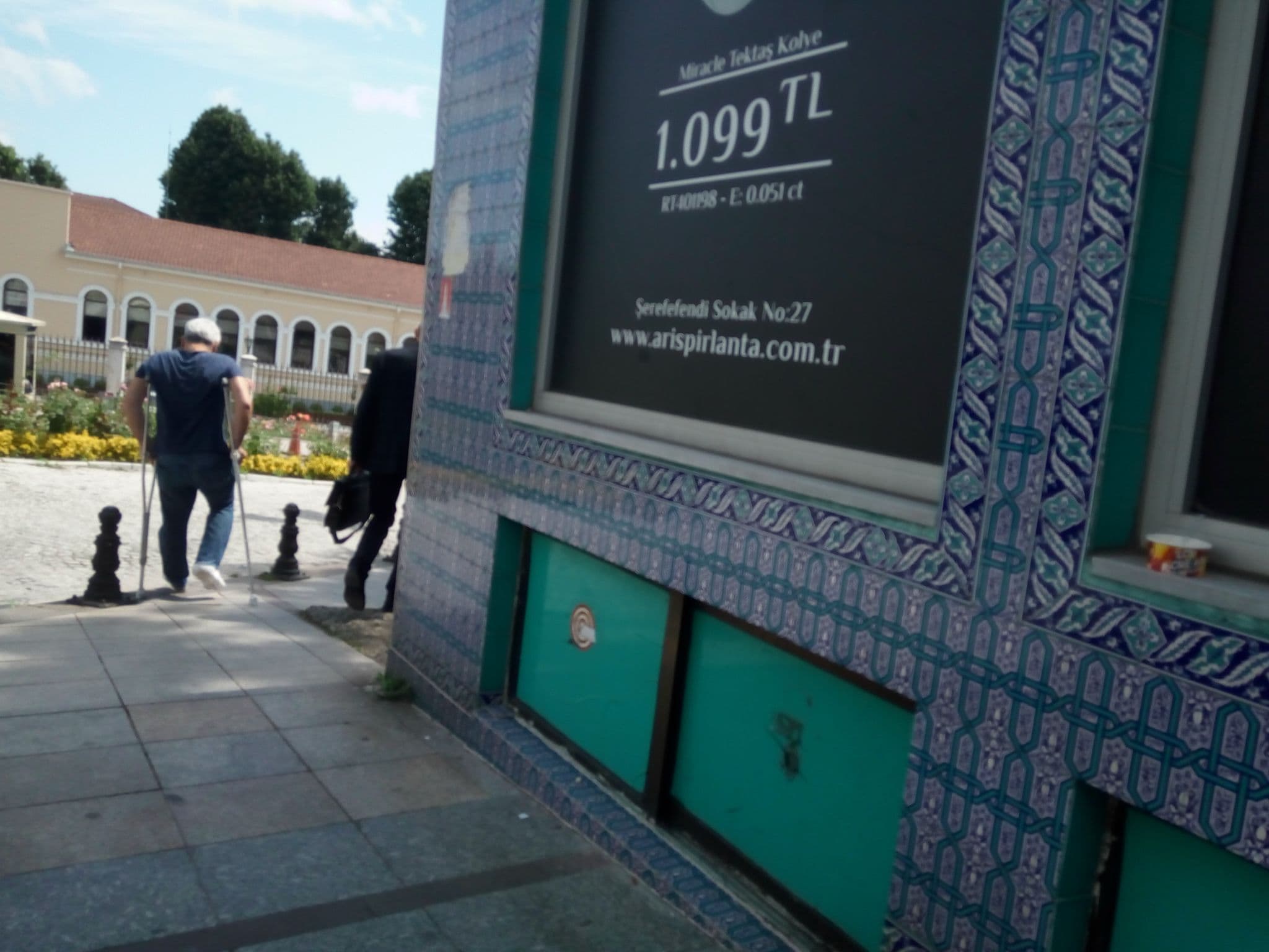 Street view near Gunes Hotel, Eminönü — © mapfool (CC BY-SA · Mapillary)